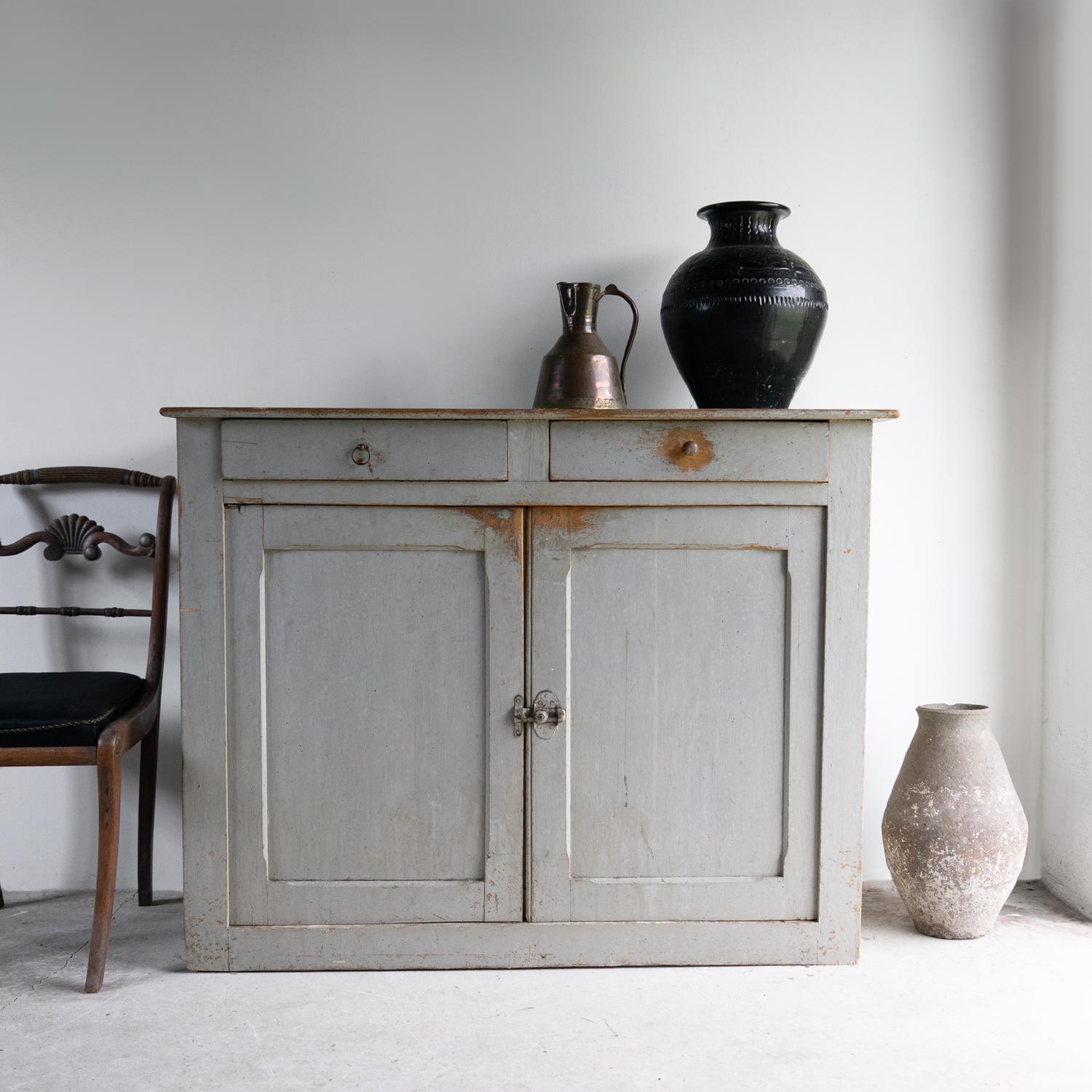 Antique French, mobile buffet in noce dipinto di grigio, 19° secolo in vendita 5