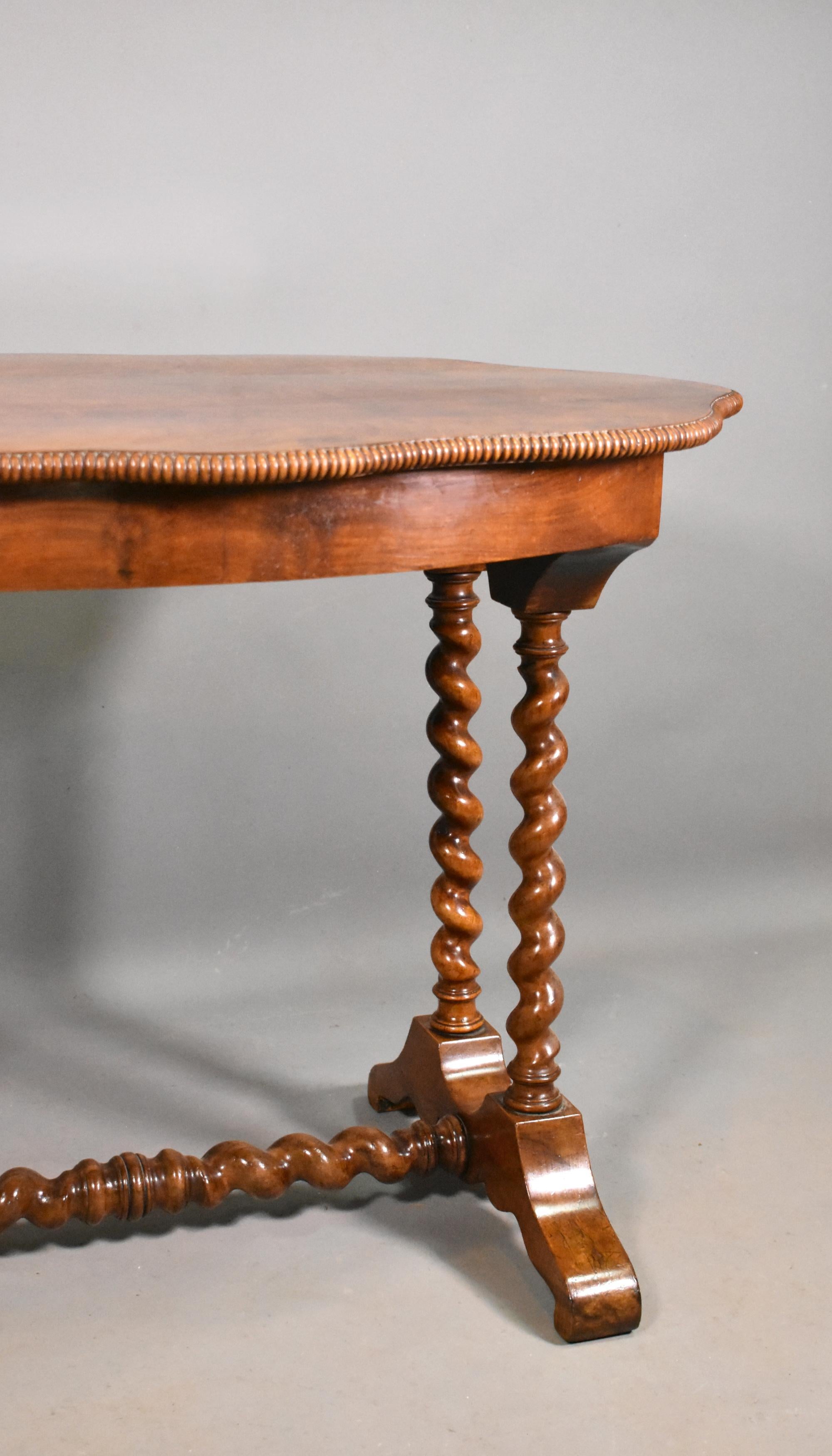 Antique French Gueridon Centre Table in Walnut For Sale 5
