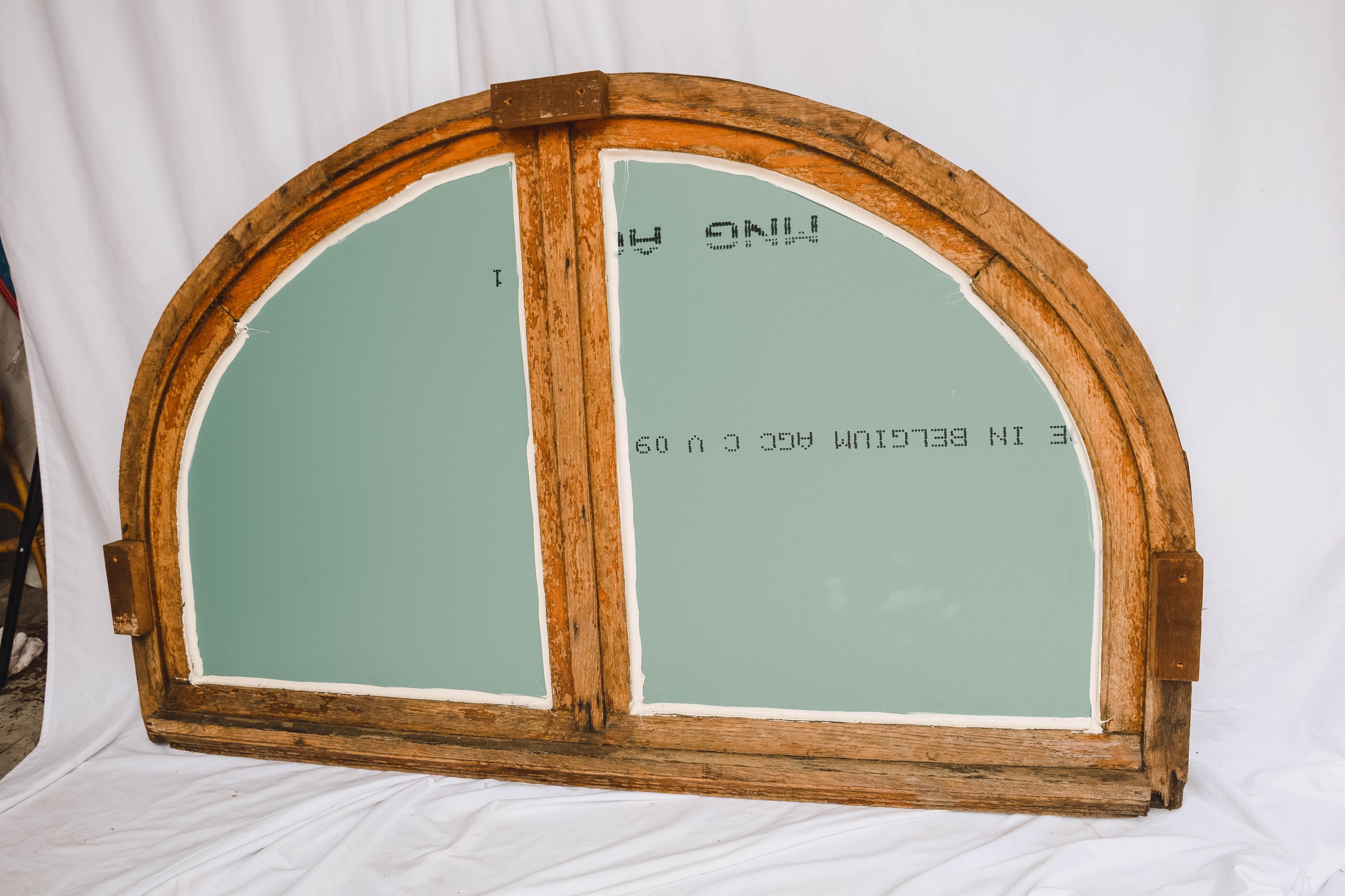Antiker französischer halbrunder Fensterkasten/Spiegel (Französisch) im Angebot