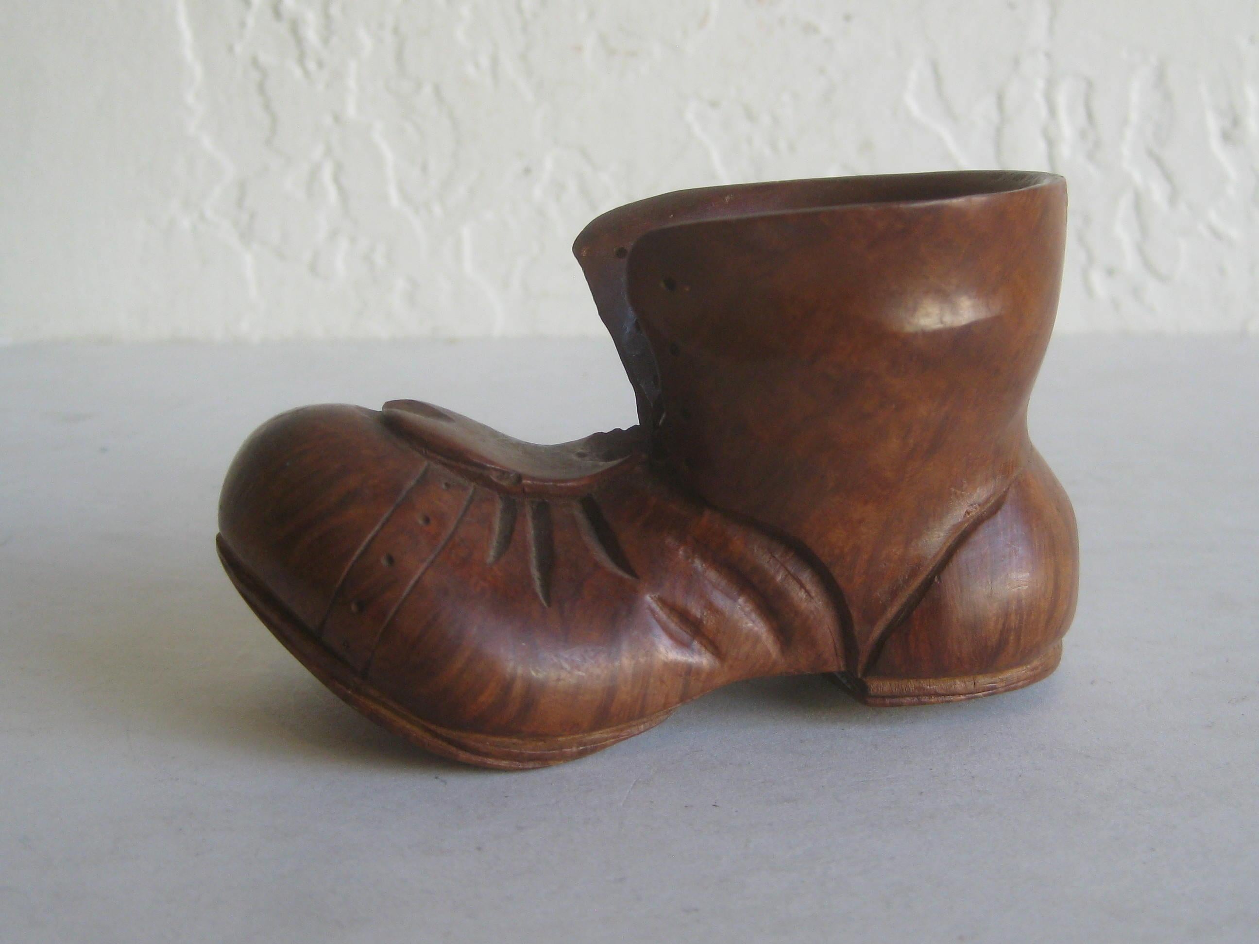 Antique French Hand Carved Burl Wood Figural Shoe Boot Pipe Holder Stand, France In Excellent Condition For Sale In San Diego, CA