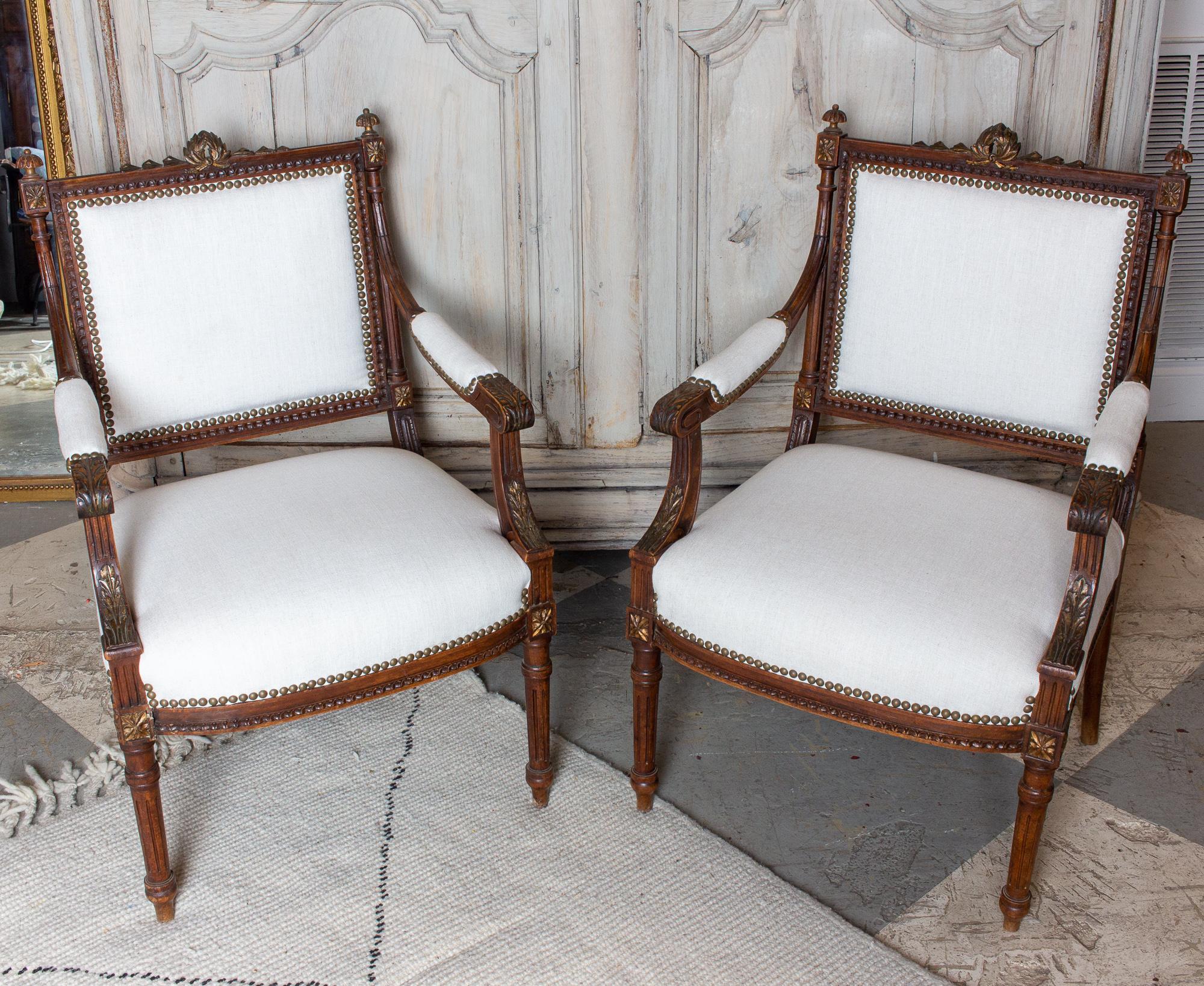 Antique French Hand-Carved Louis XVI Armchairs with Gilt Details in Linen 15