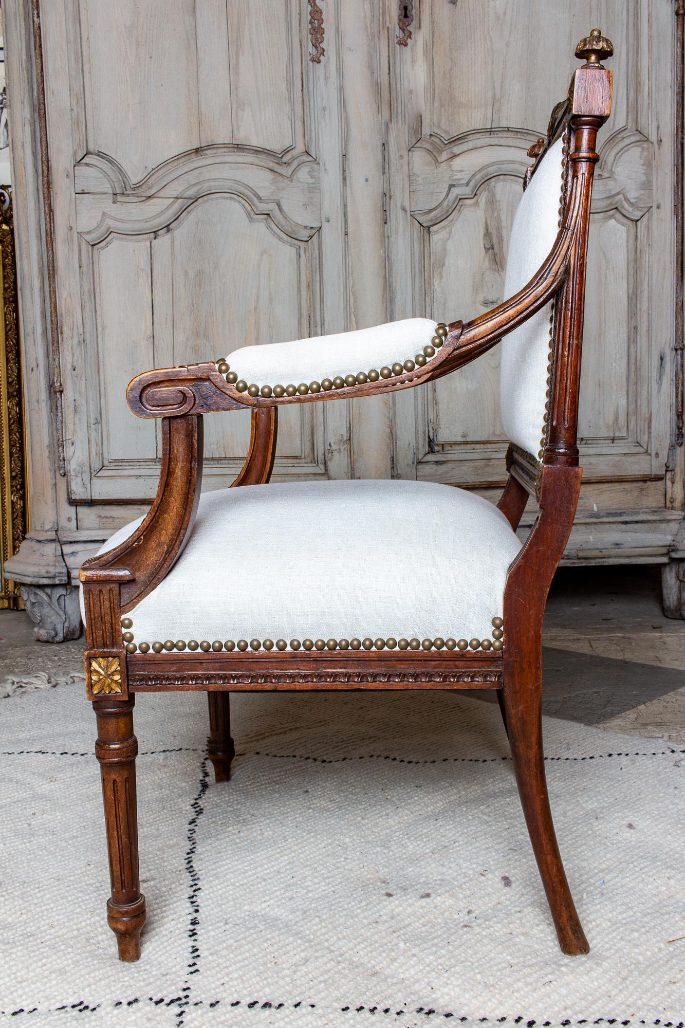 19th Century Antique French Hand-Carved Louis XVI Armchairs with Gilt Details in Linen