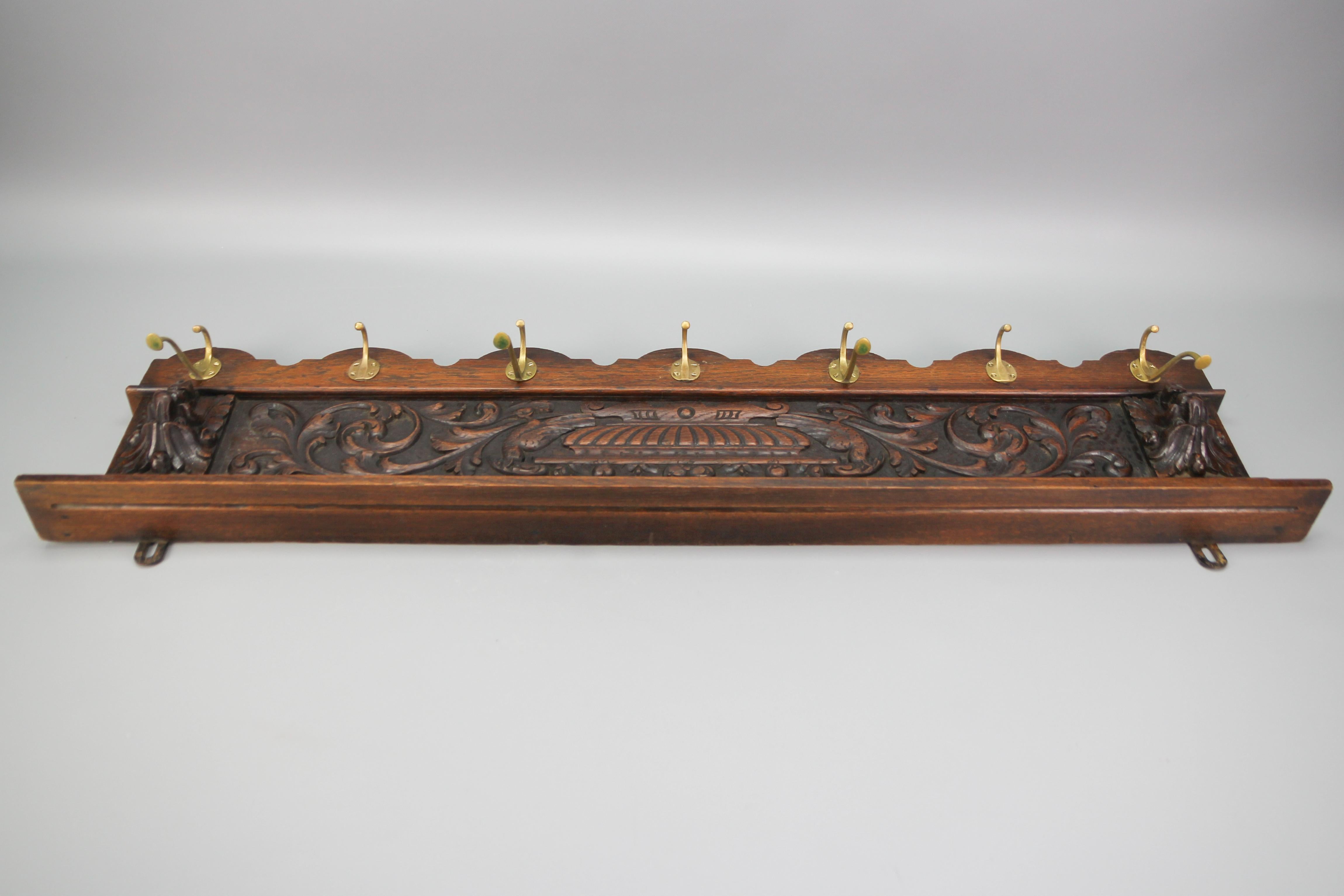 Antique French Hand-Carved Oak and Brass Wall Coat Rack with Lion Heads, 1900s For Sale 6