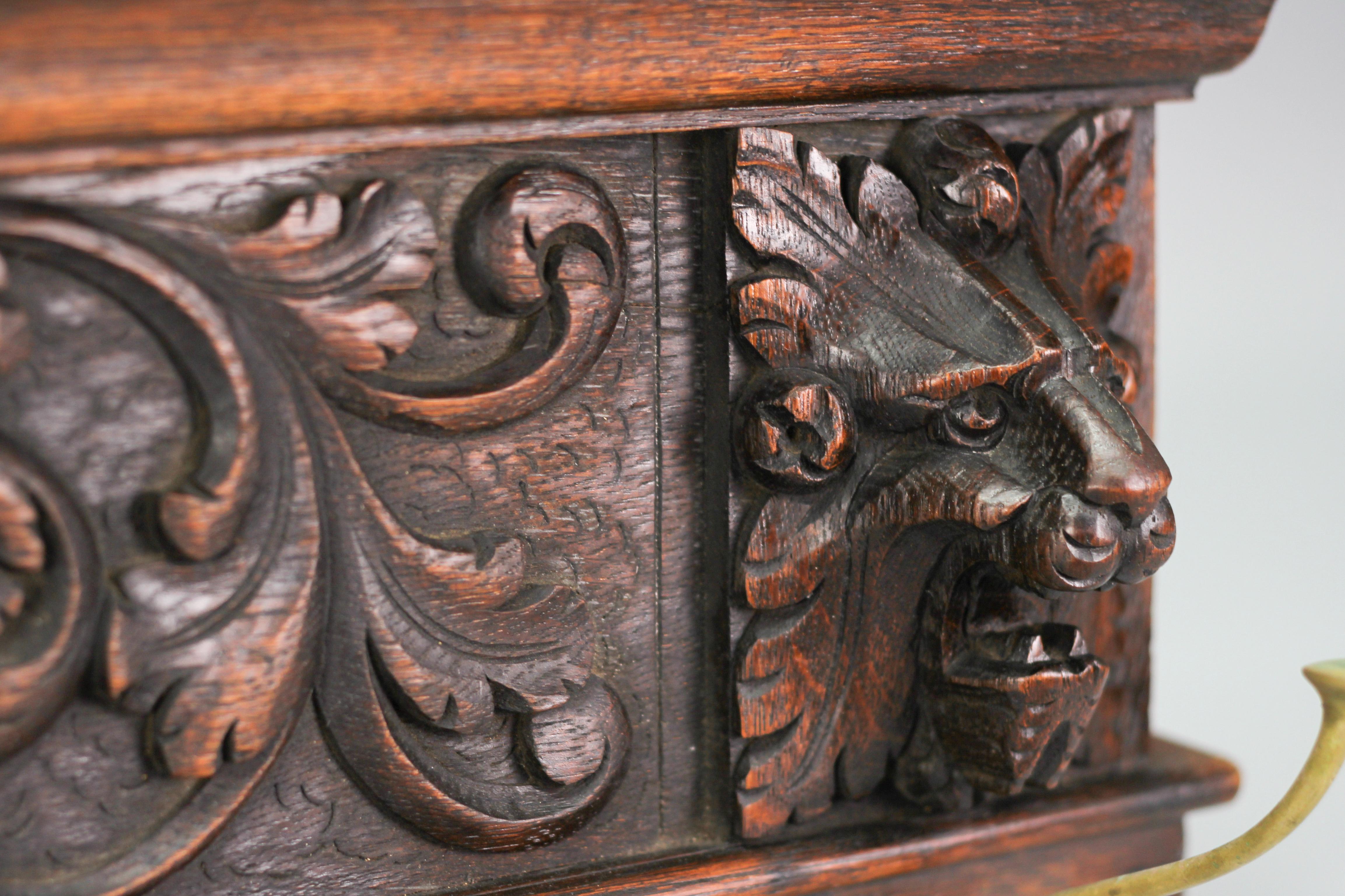 Antique French Hand-Carved Oak and Brass Wall Coat Rack with Lion Heads, 1900s For Sale 1