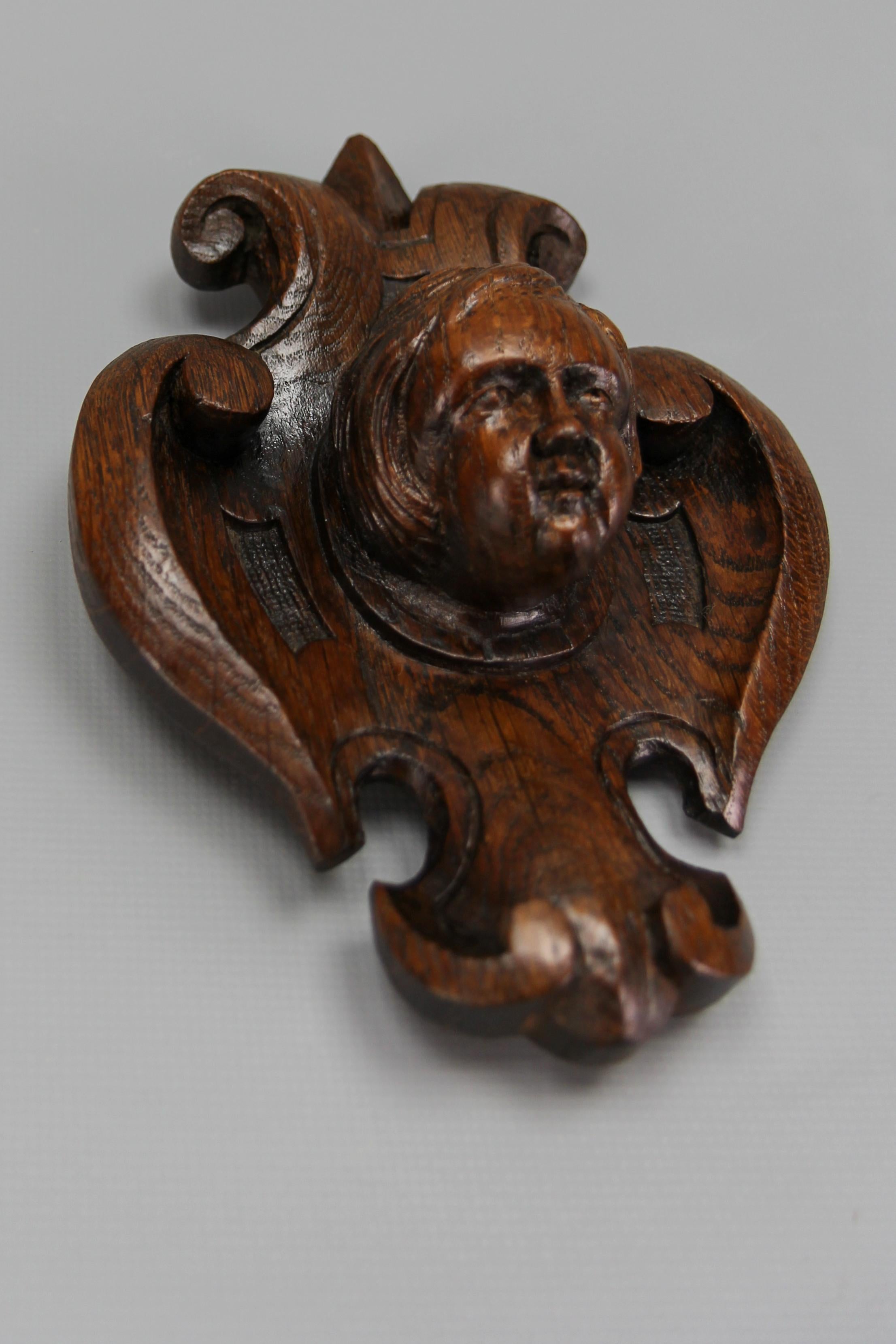 Antique French Hand-Carved Oak Wood Wall Plaque with Cherub's Head, ca. 1900 For Sale 14