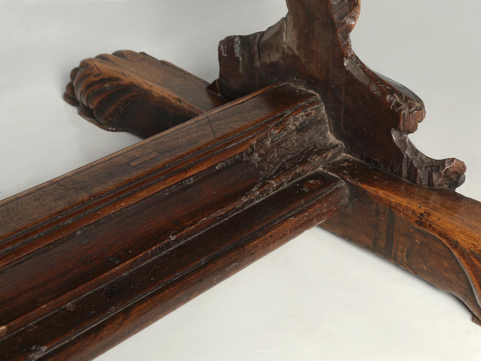 Antike Französisch Hand geschnitzt massivem Nussbaum Trestle Esstisch im Haus restauriert im Angebot 6