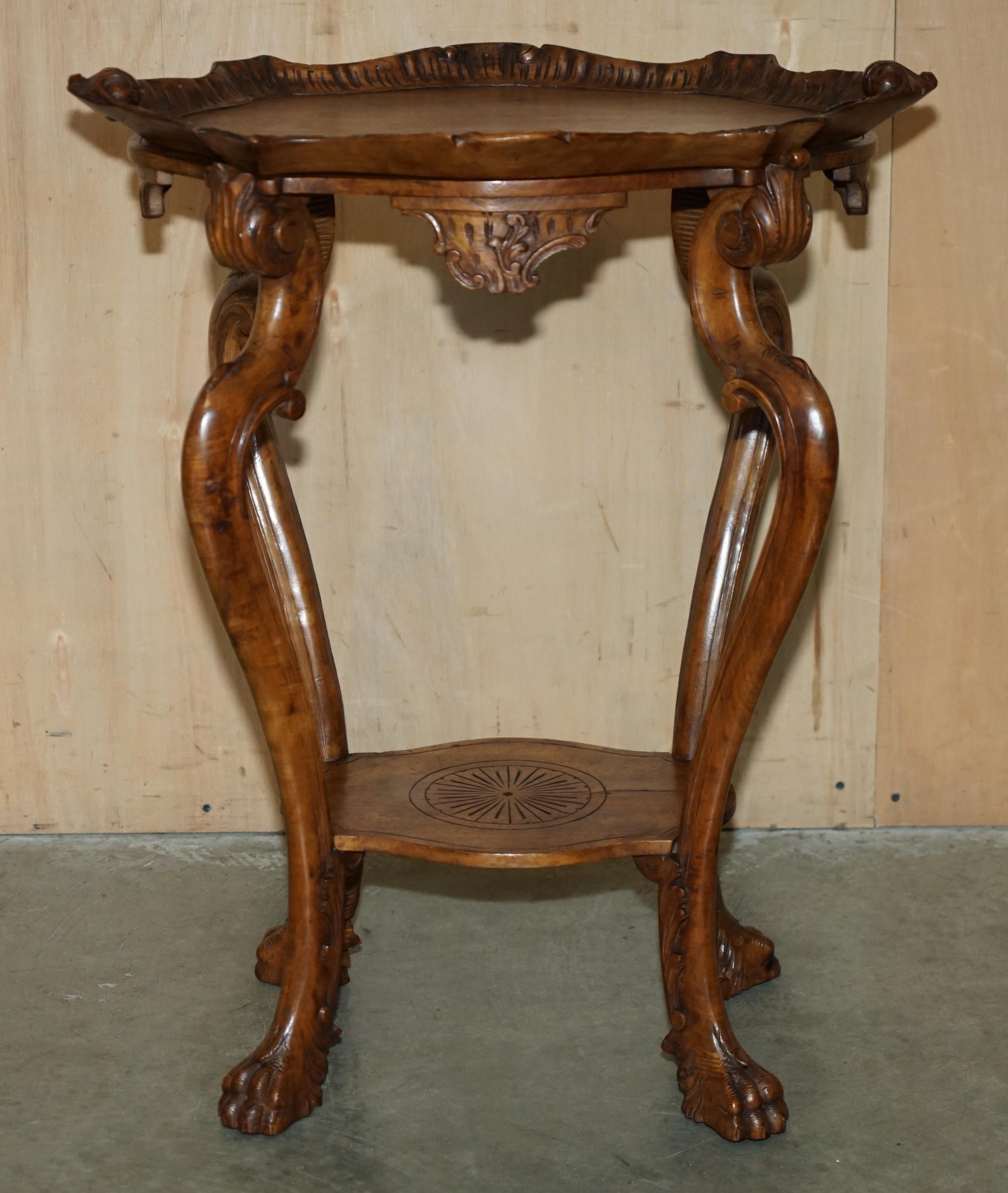 TABLE ANTiQUE FRANÇAISE CARCTIONNÉE À LA MAIN EN SOIE AUTHENTIQUE AVEC TRAY DE ServiTION TRAY amovible en vente 9