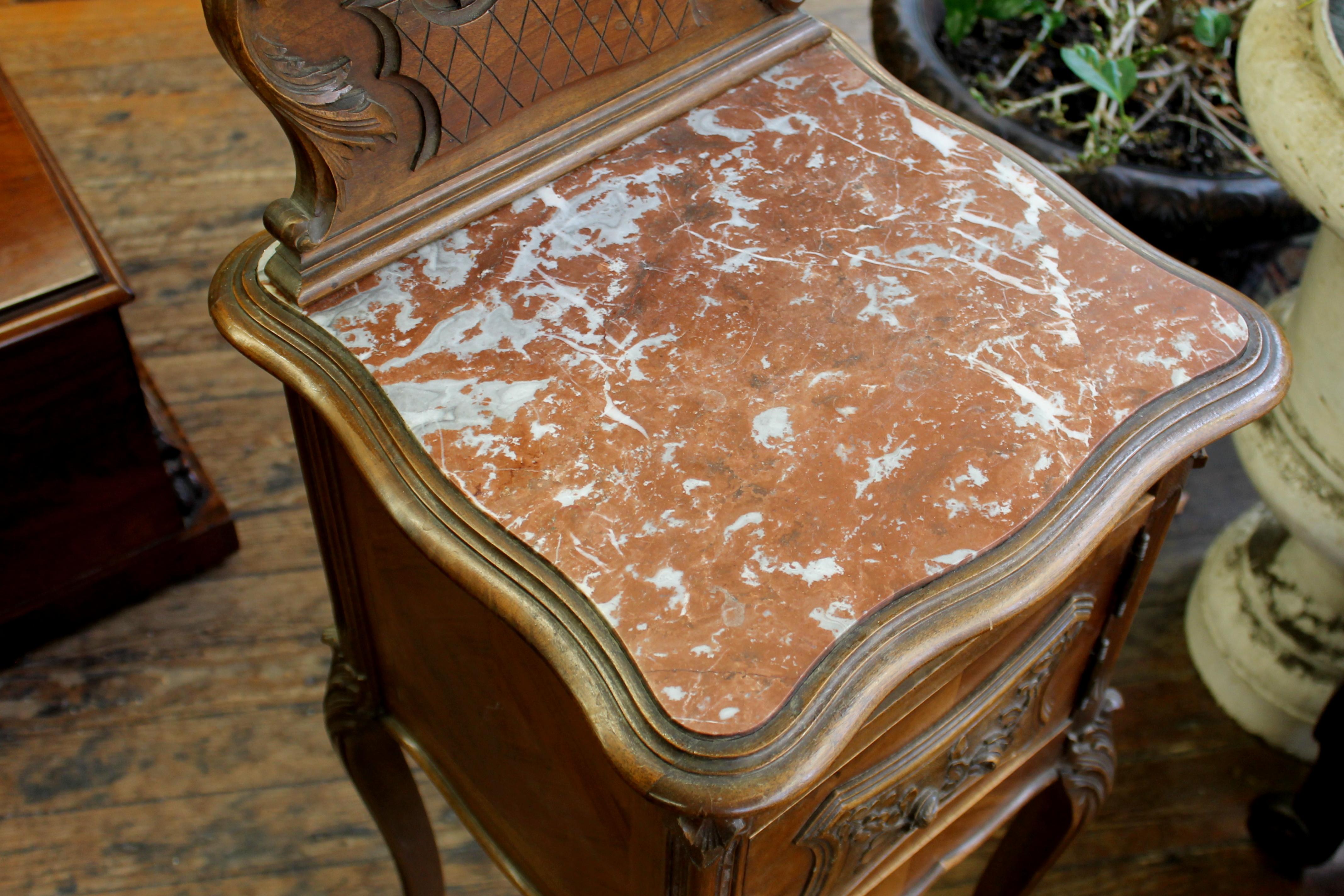 Antique French Hand-Carved Walnut Louis XV Style Marble-Top Bedside Table In Good Condition In Charleston, SC