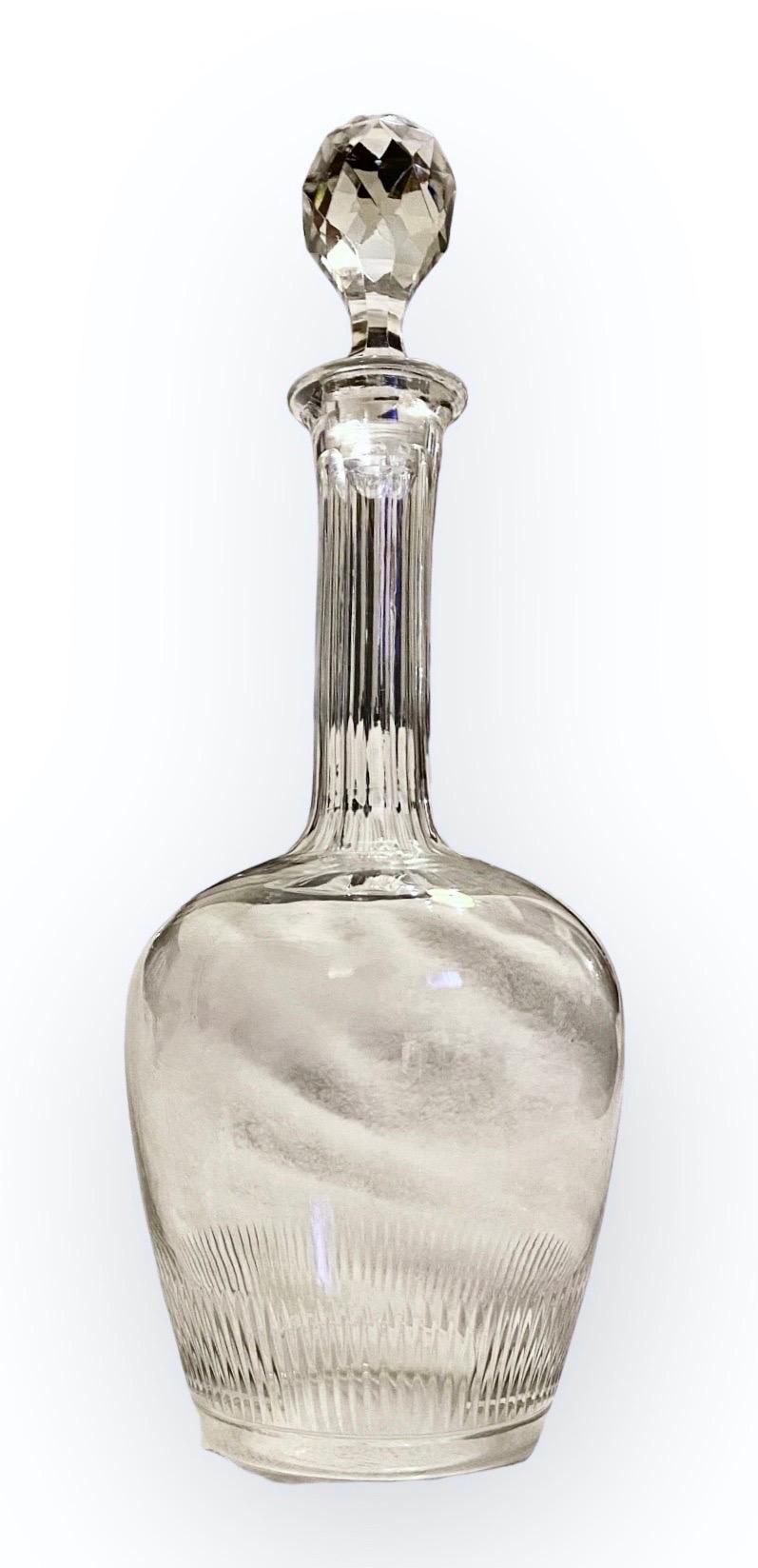 Ancienne carafe en verre taillé à la main et ses quatre verres Bon état - En vente à New Orleans, LA