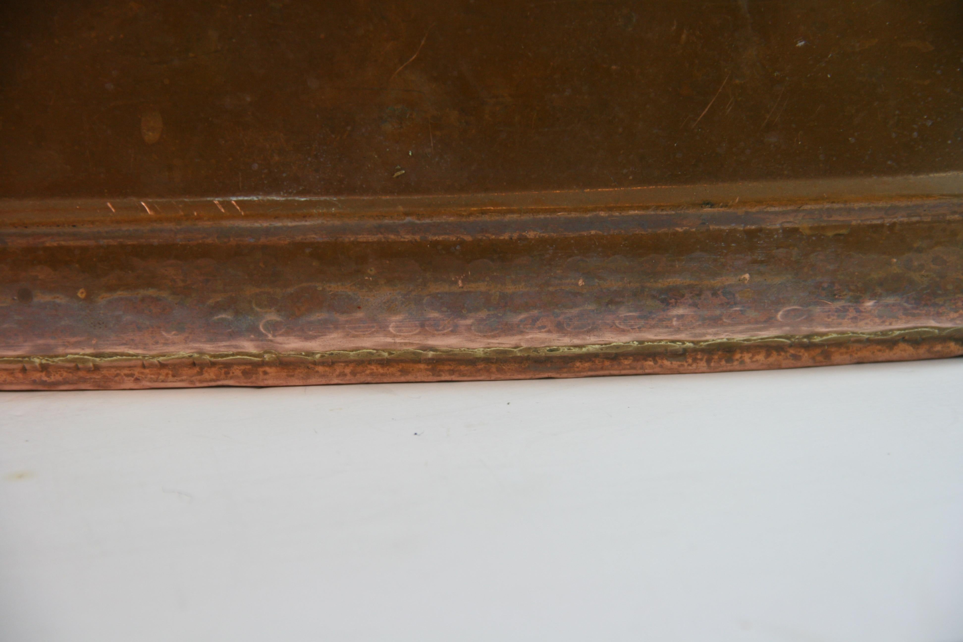 Antique French  Cobre y latón martillados a mano  Jardinera en venta 3