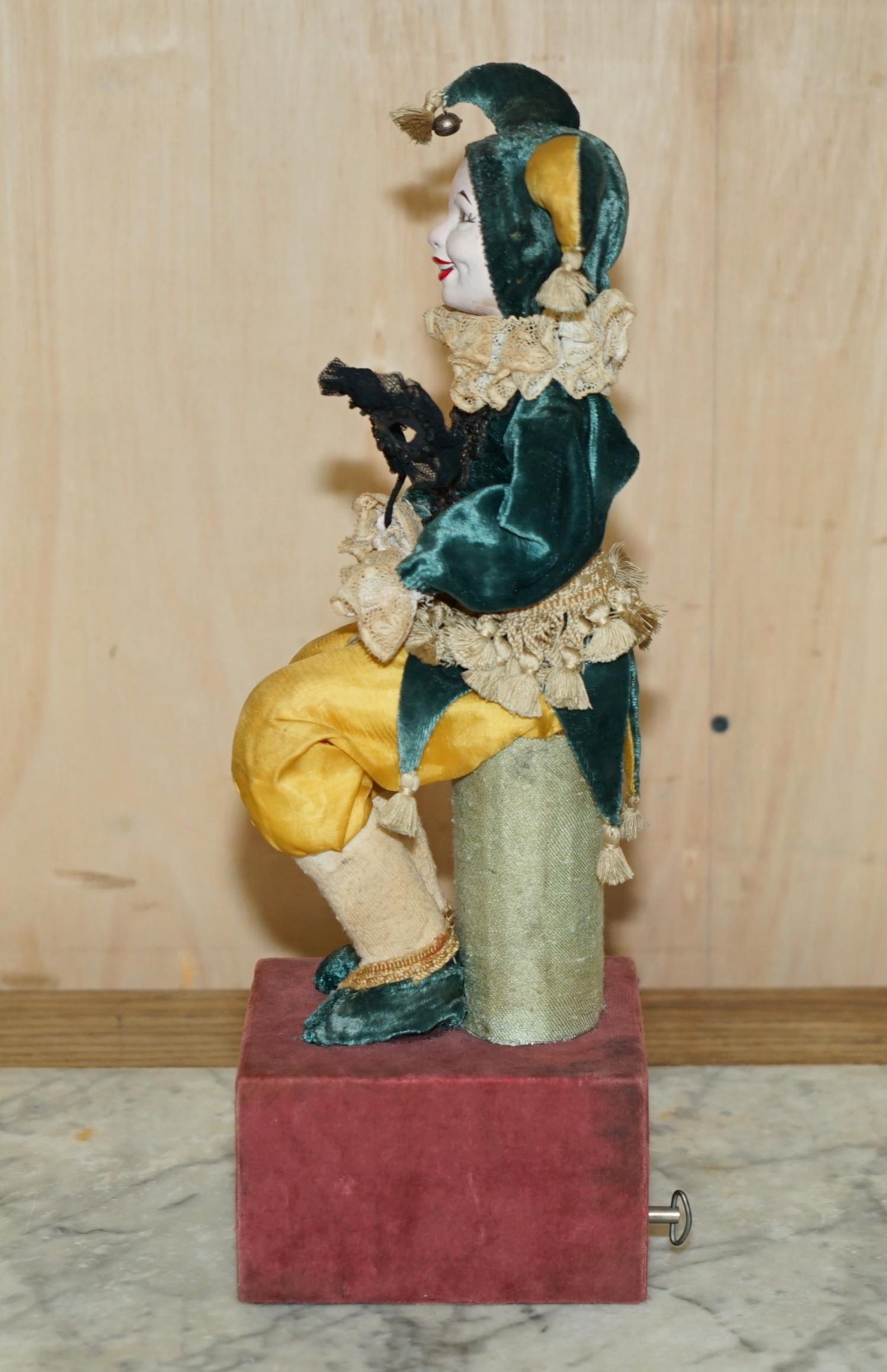 ANTiQUE FRENCH HAND MADE MUSICAL AUTOMATON JESTER CLOWN THAT PLAYS MUSIC & MOVES For Sale 5