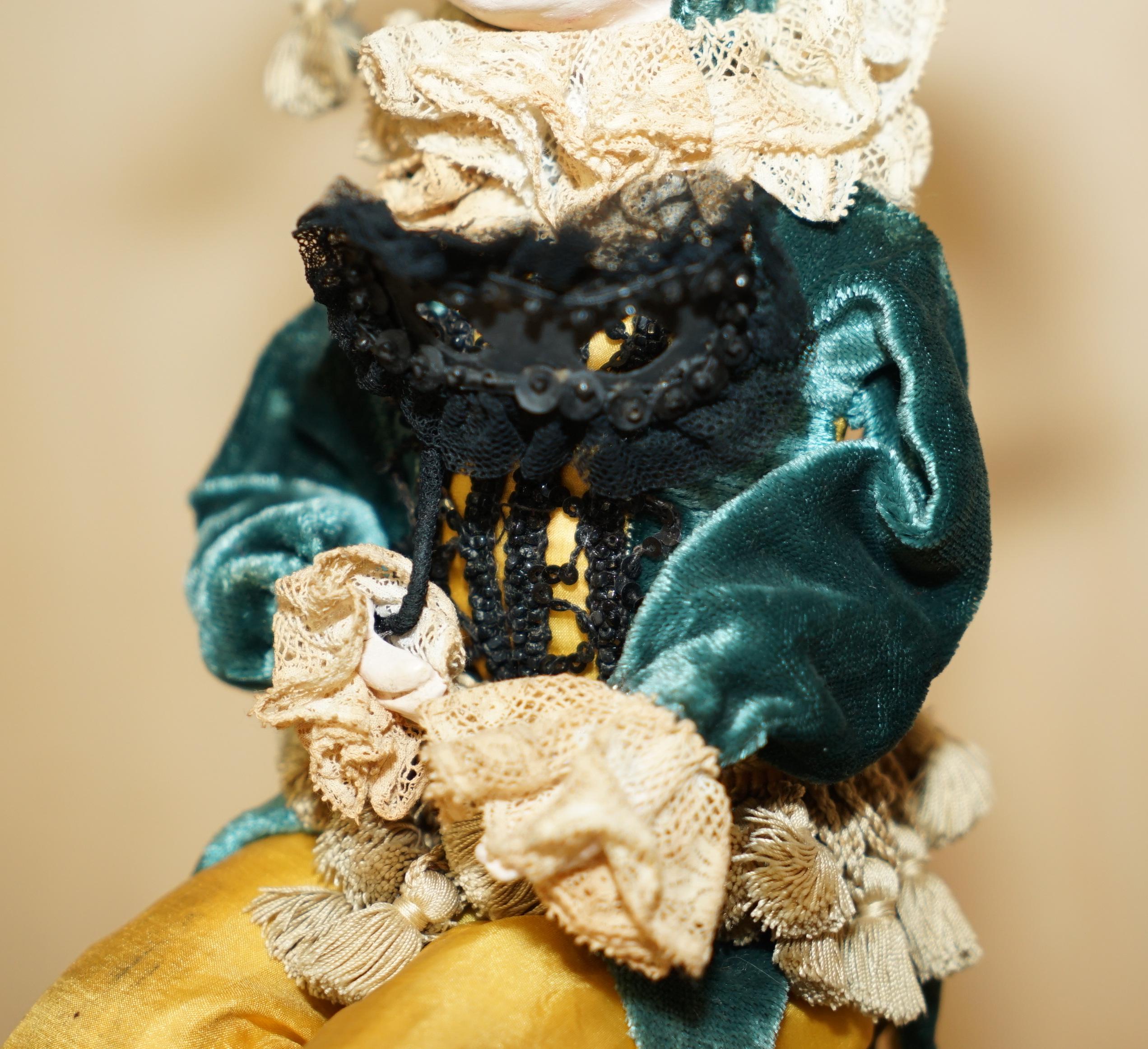 Edwardian ANTiQUE FRENCH HAND MADE MUSICAL AUTOMATON JESTER CLOWN THAT PLAYS MUSIC & MOVES For Sale