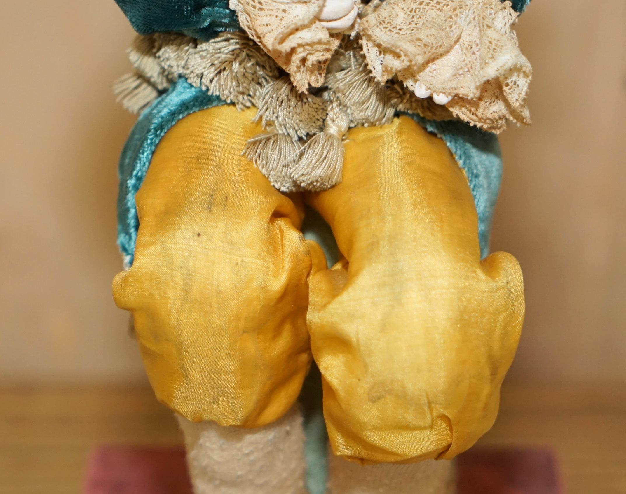 French ANTiQUE FRENCH HAND MADE MUSICAL AUTOMATON JESTER CLOWN THAT PLAYS MUSIC & MOVES For Sale