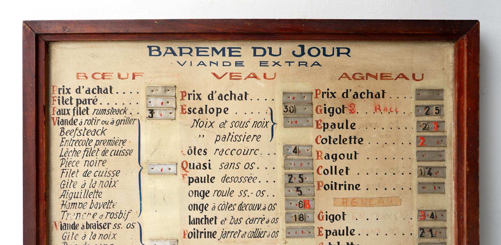 Français Panneau d'atelier de boucherie français ancien peint à la main, liste des prix de Boucherie vintage