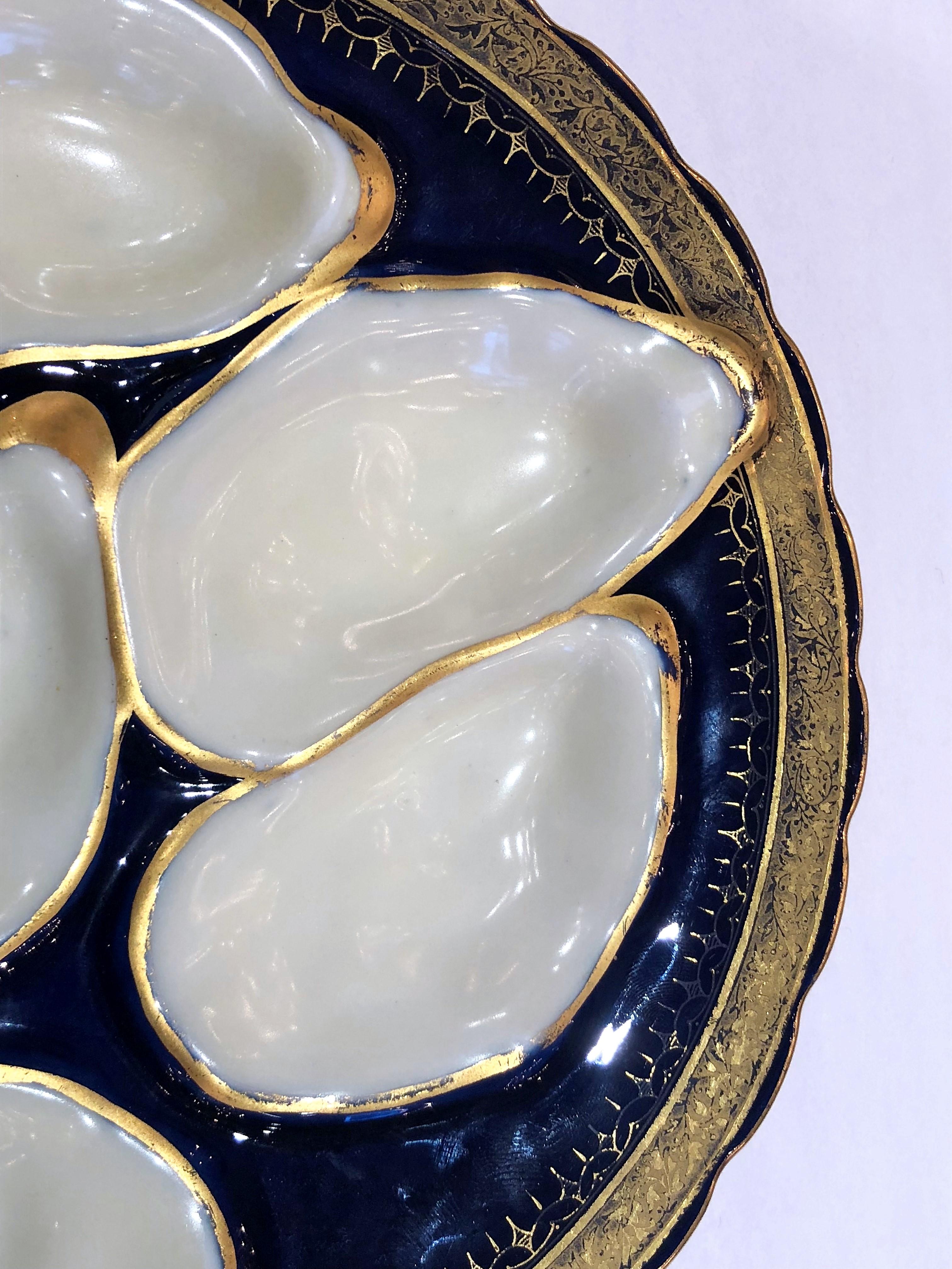 Antique French Hand-Painted Limoges Porcelain Oyster Plate, circa 1870-1880 In Excellent Condition In New Orleans, LA