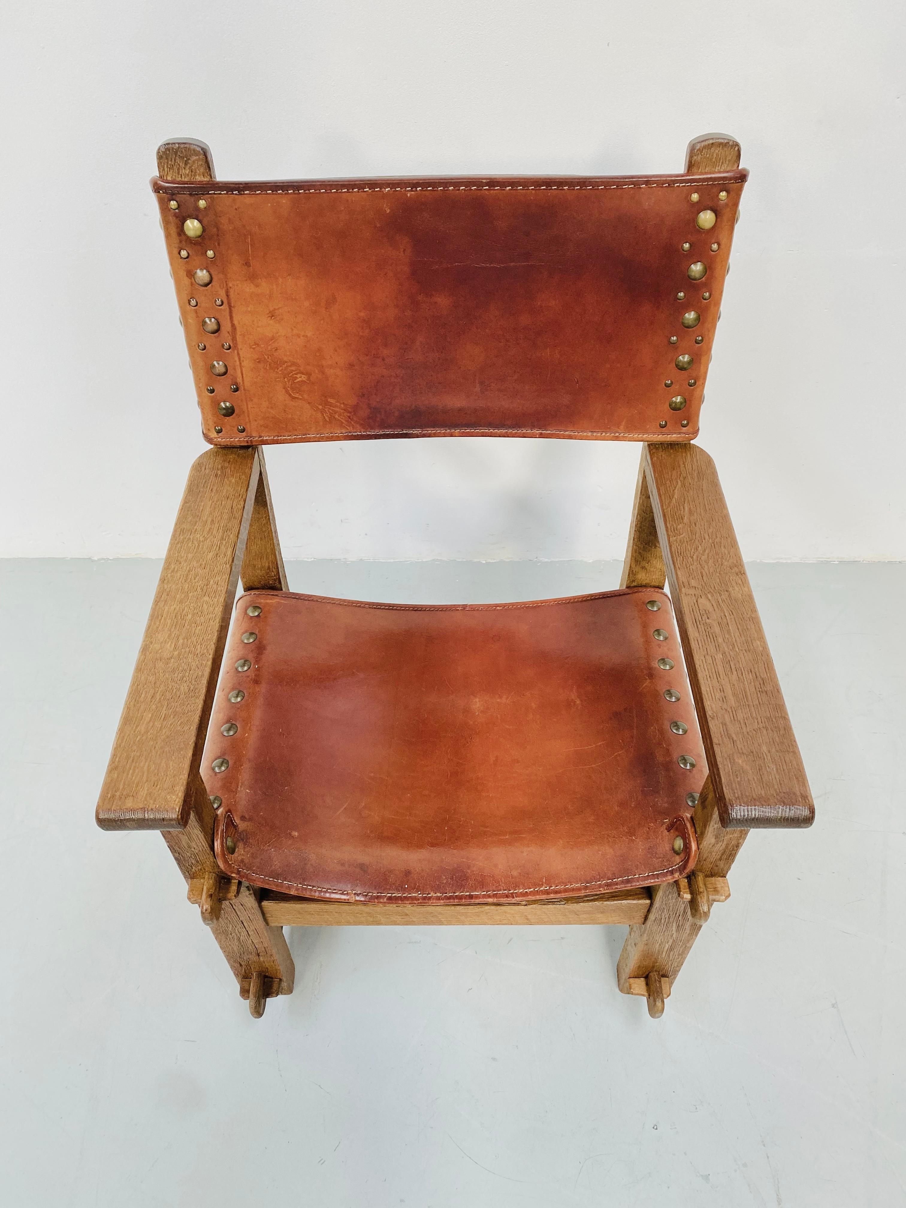 Antique French Handmade Brutalist Oak & Cognac Leather Castle Armchair, 1920s In Good Condition For Sale In Eindhoven, Noord Brabant