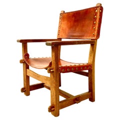 Antique French Brutalist fatta a mano in Oak e pelle di Cognac, poltrona Castello, anni '20