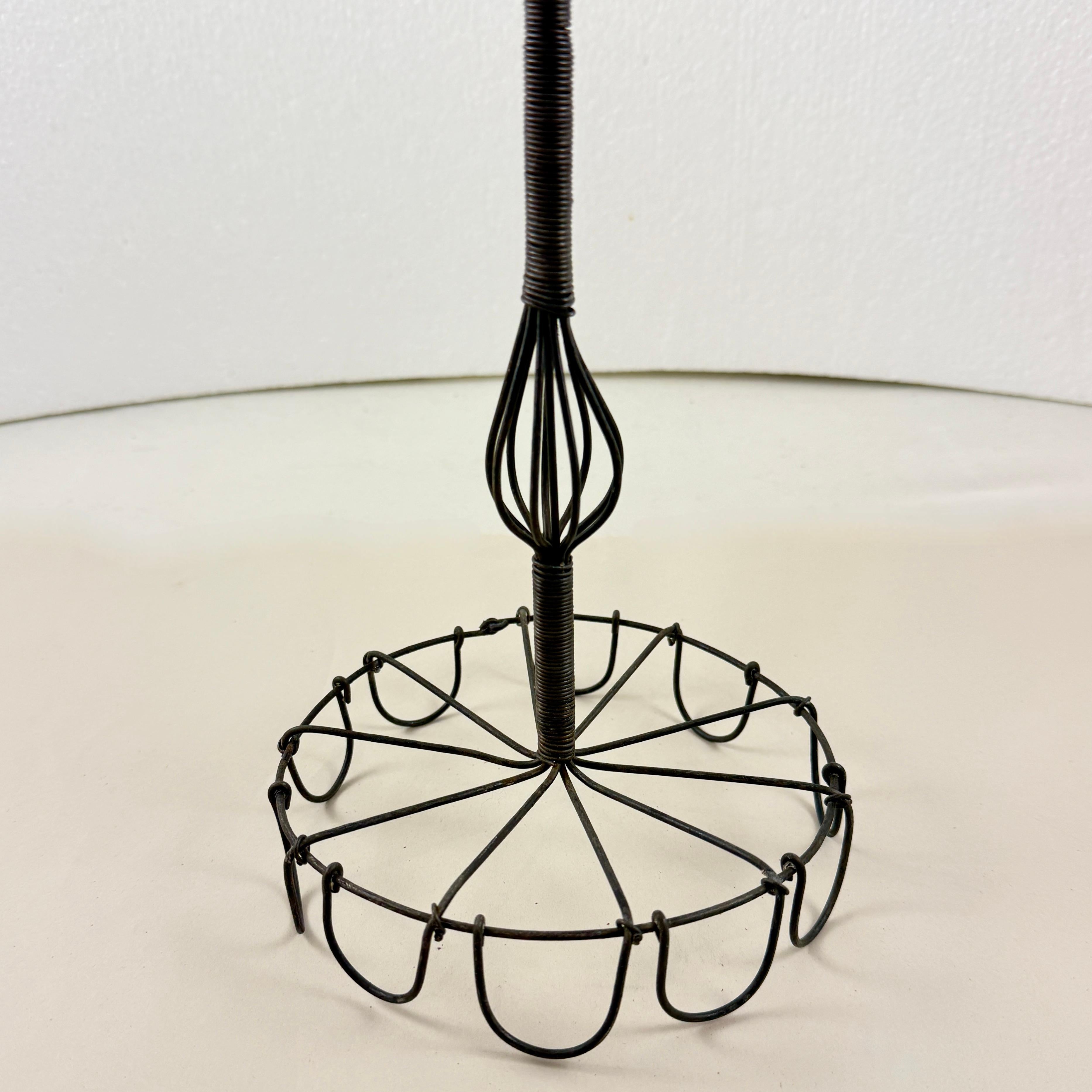 Antique French, cesto da cucina a filo con coperchio a petali fatto a mano in vendita 3