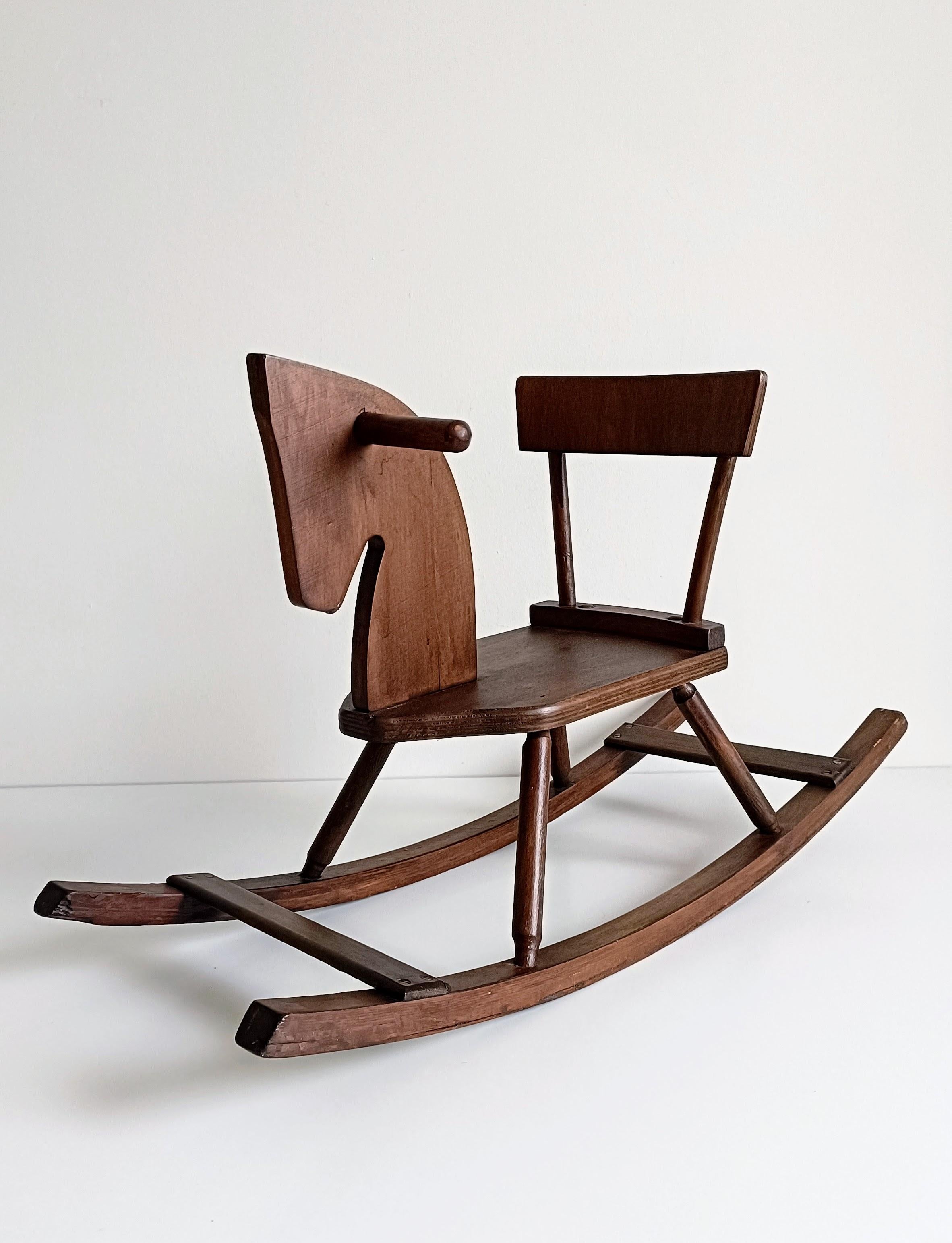Silla mecedora antigua francesa de pino hecha a mano, principios del siglo XX 5