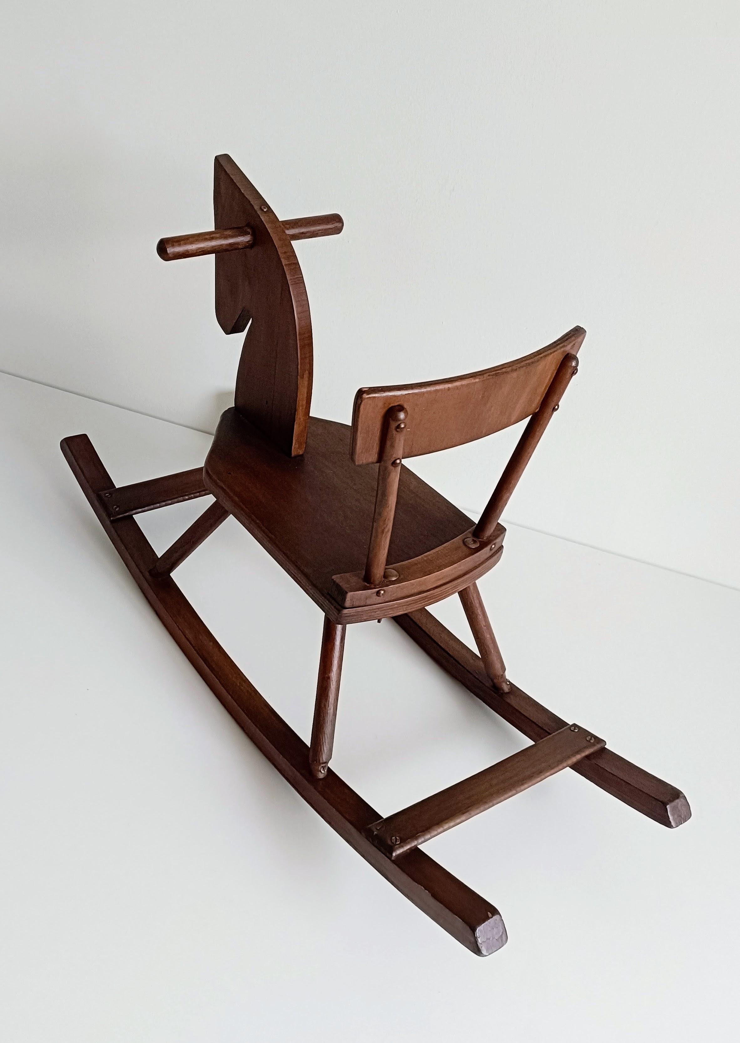Silla mecedora antigua francesa de pino hecha a mano, principios del siglo XX 8