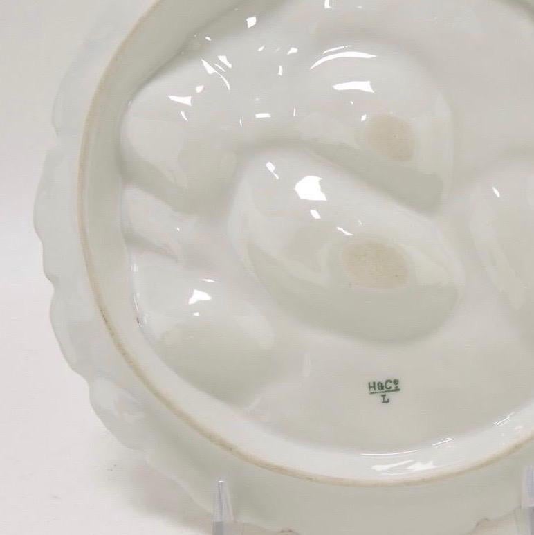 Antique French Haviland & Company Limoges Porcelain Turkey Pattern Oyster Plate In Fair Condition In Atlanta, GA