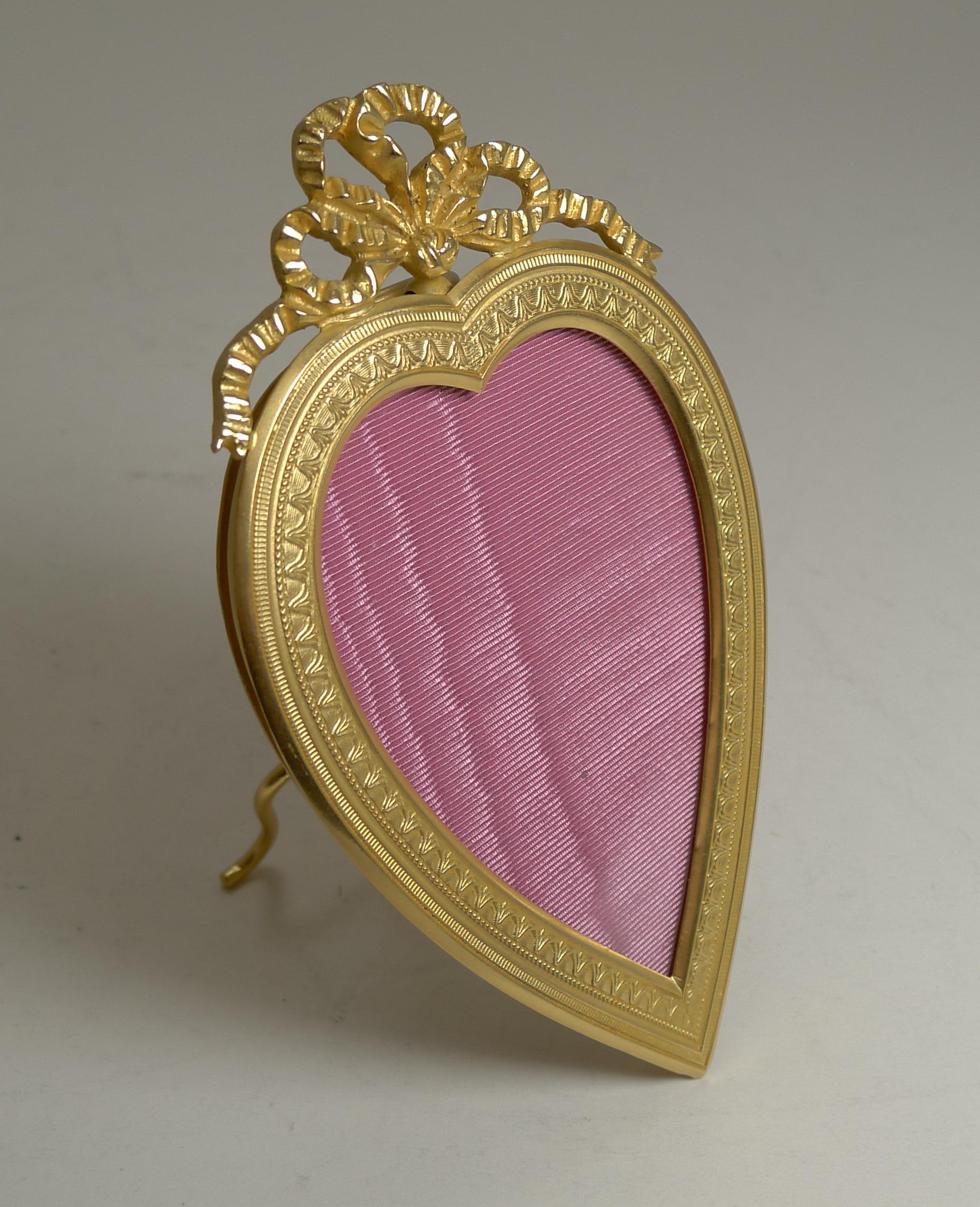 vintage heart frame