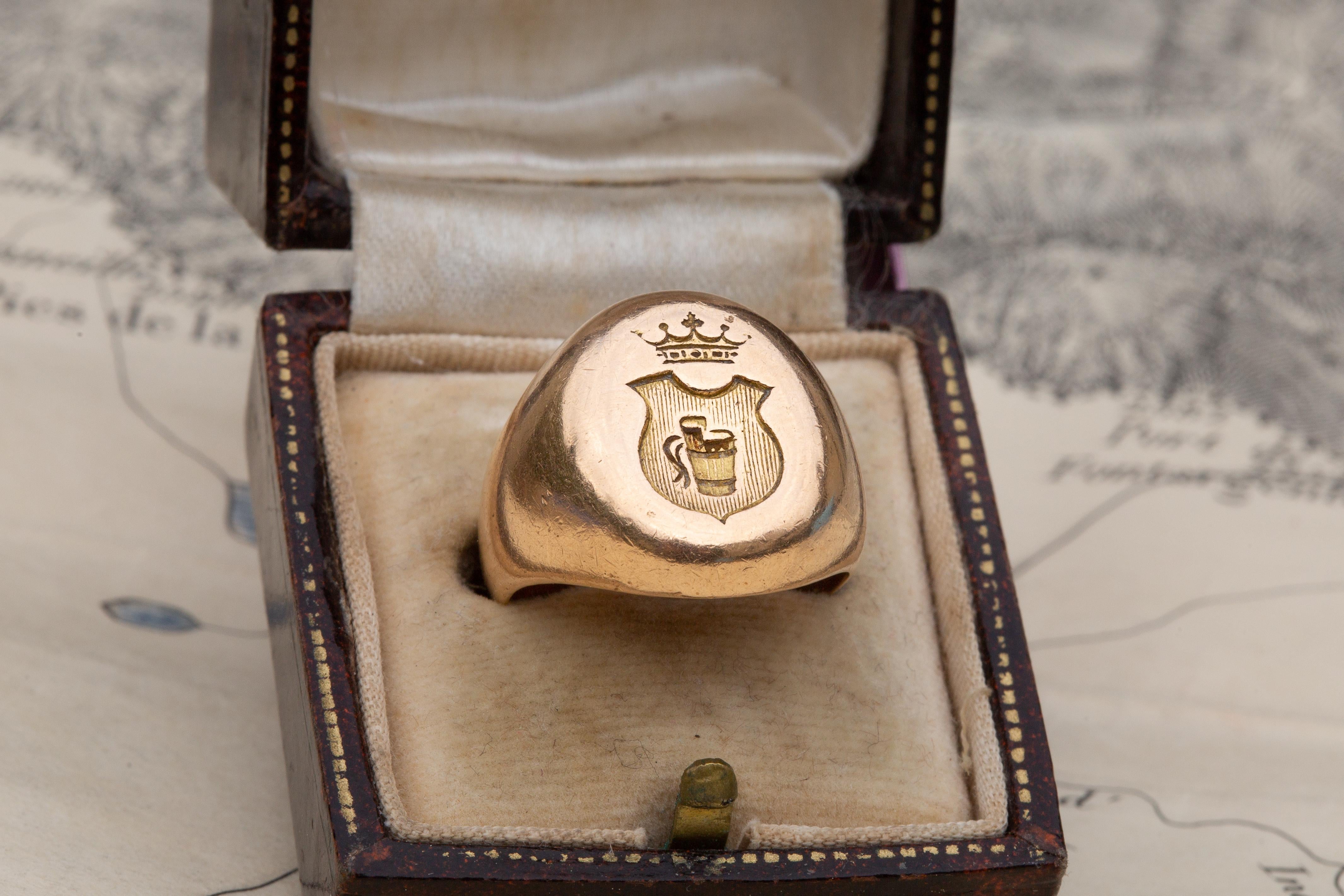 Women's or Men's Antique French Heavy 18K Gold Coat of Arms Intaglio Signet Ring Victorian