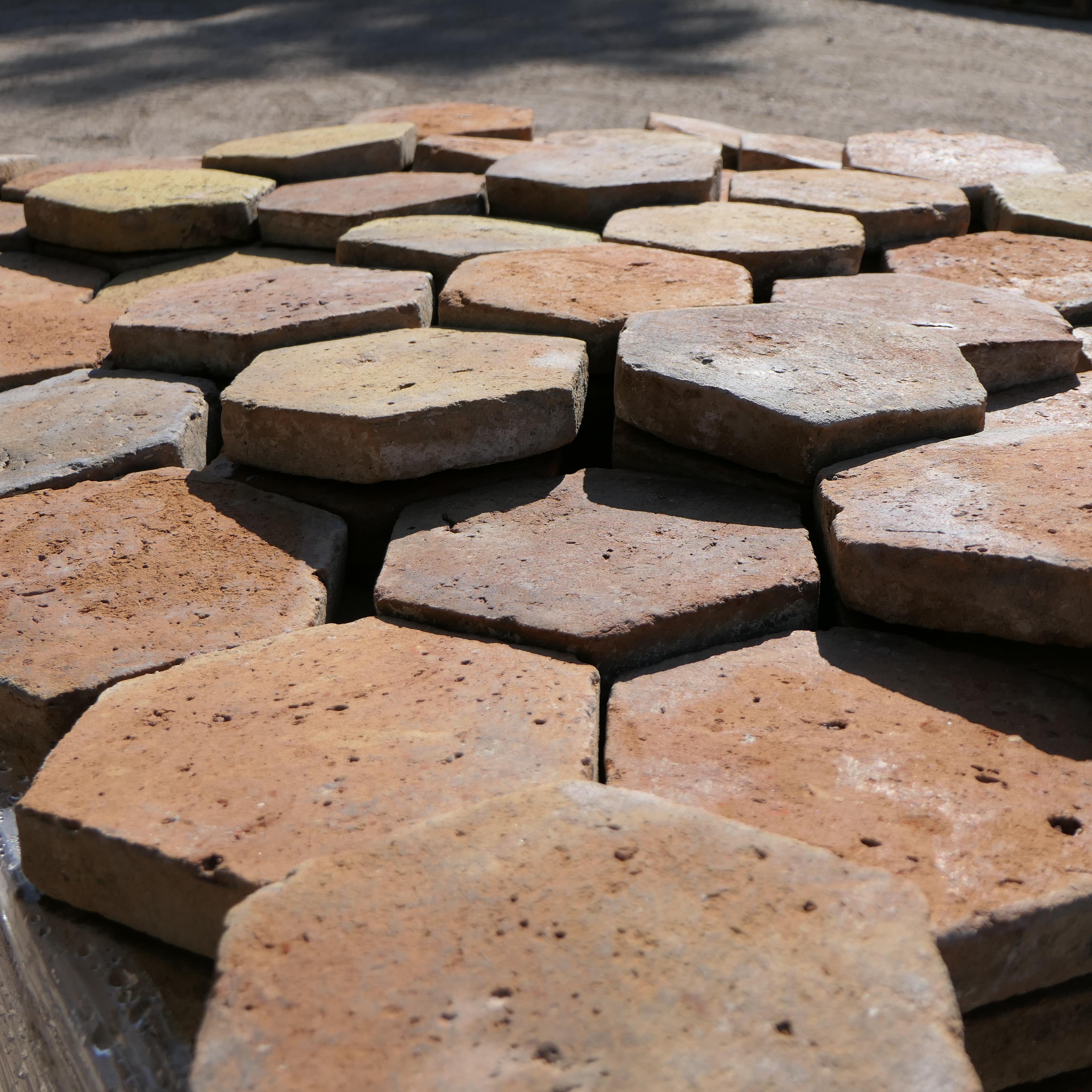 Antique French Hexagonal Terracotta Floor Tiles, Lot of 161 sq ft For Sale 5