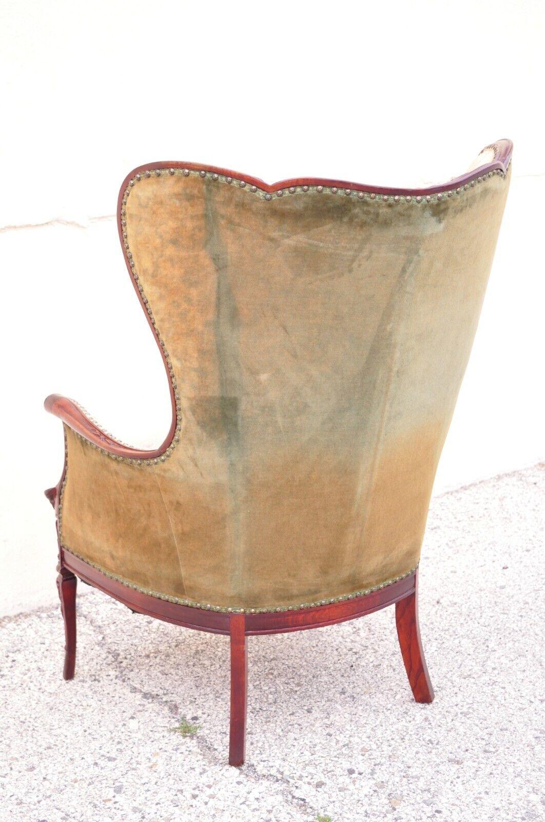 Antiker französischer Hollywood-Regency-Sessel aus geschnitztem Mahagoni mit Kamin-Ohrensessel im Angebot 2
