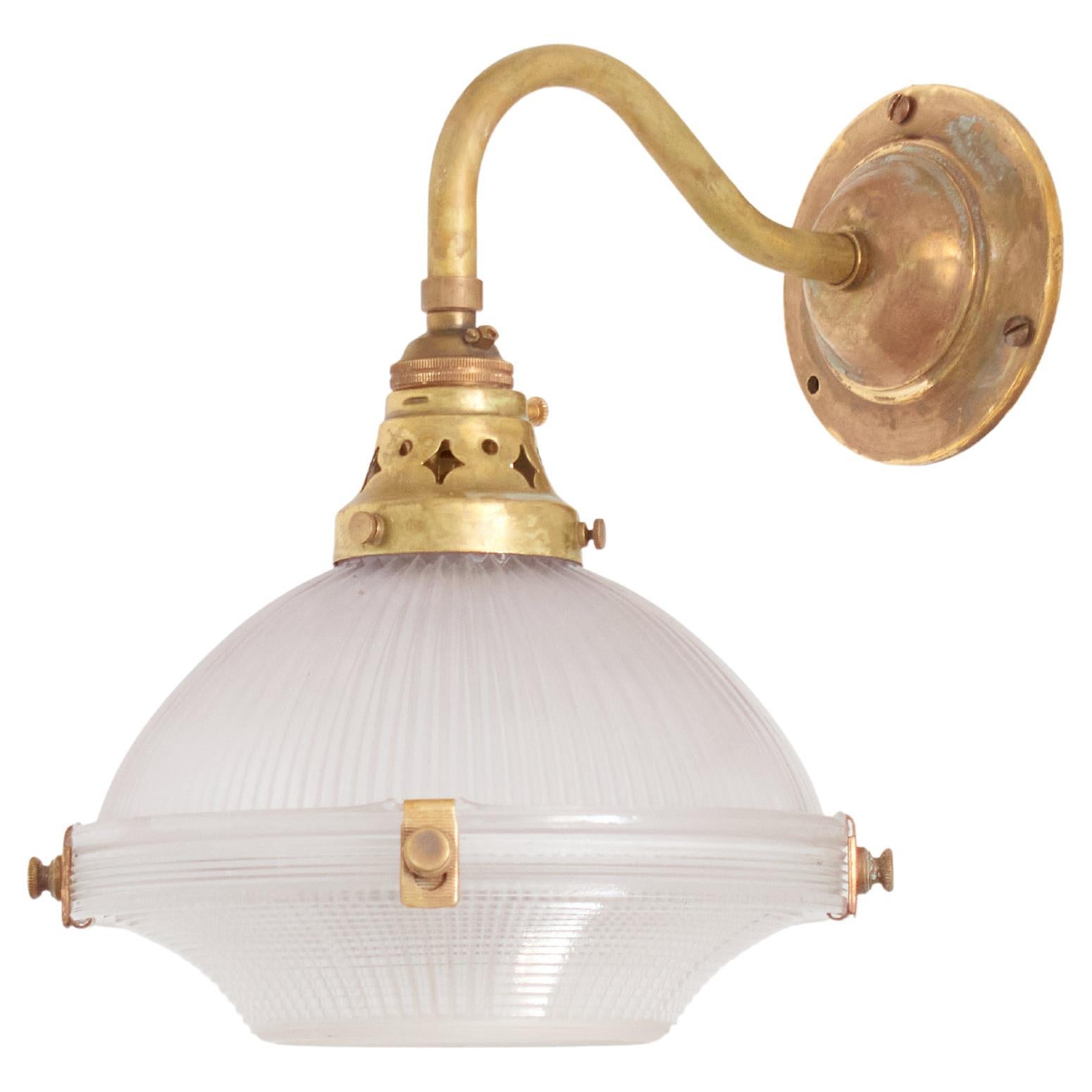 Antique French Holophane Frill Glass Brass Wall Task Kitchen Light Lamp im Angebot