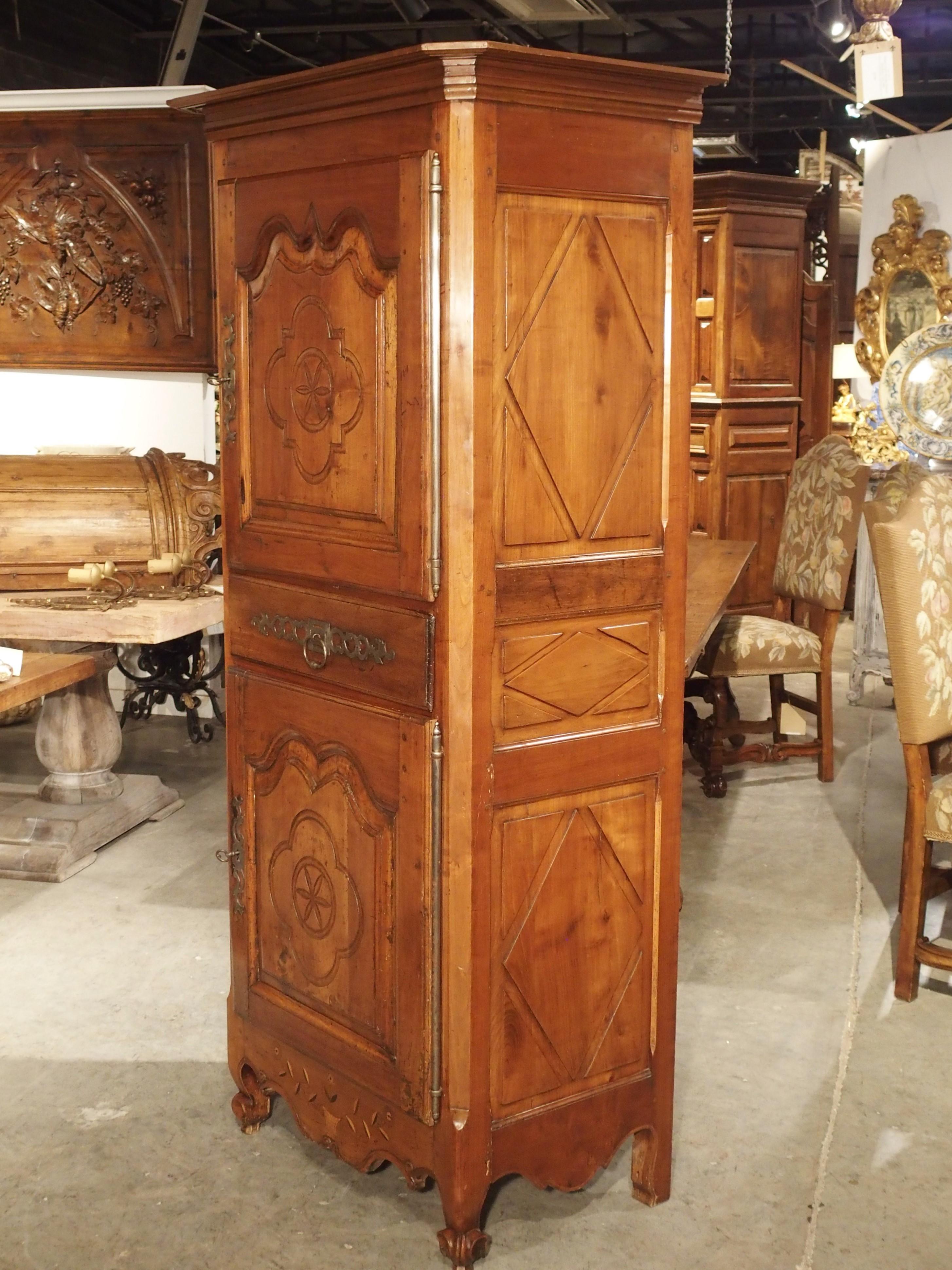 Antique French Homme Debout Cabinet in Carved Cherrywood, 19th Century 7