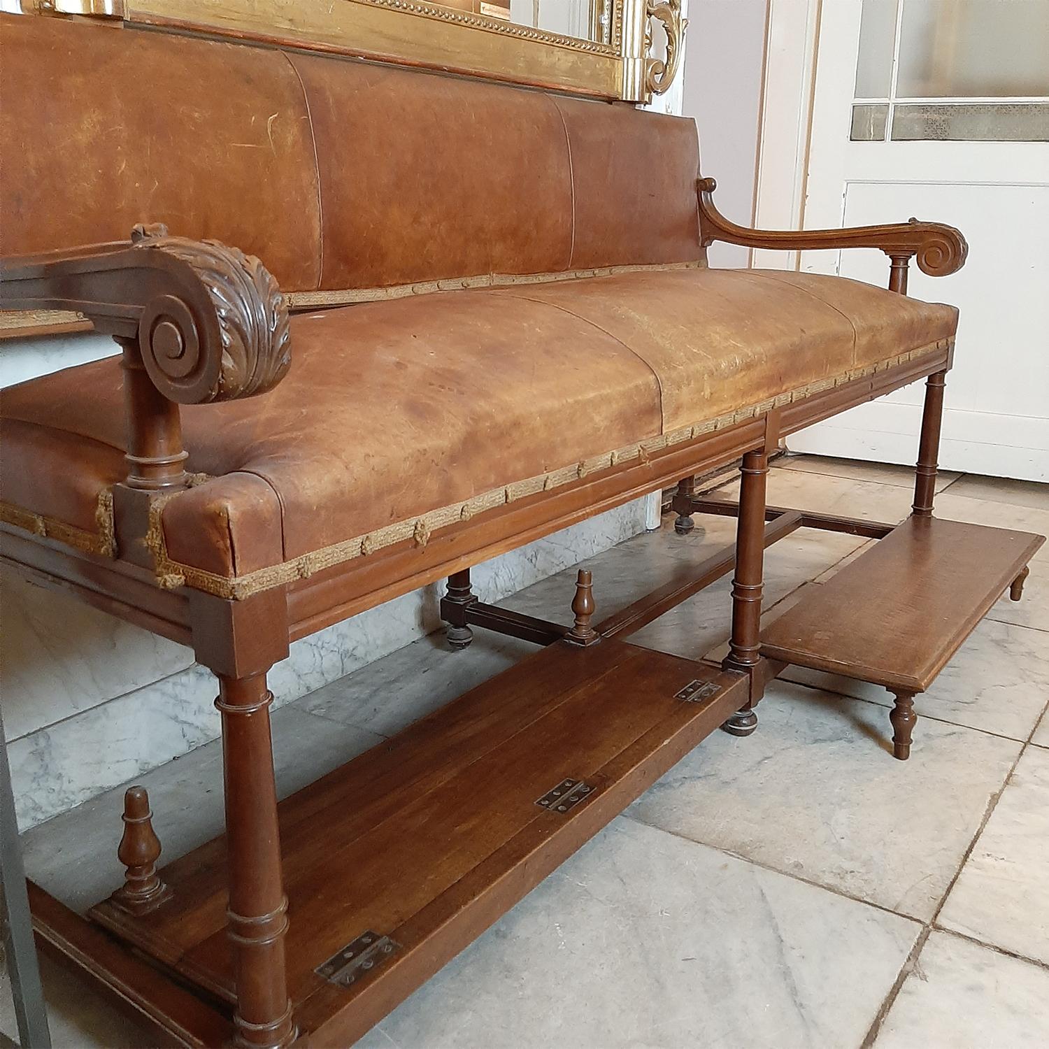 Primitive Antique French Hotel Entrance Sofa or Gentlemen’s Shoe Shine Bench, circa 1900