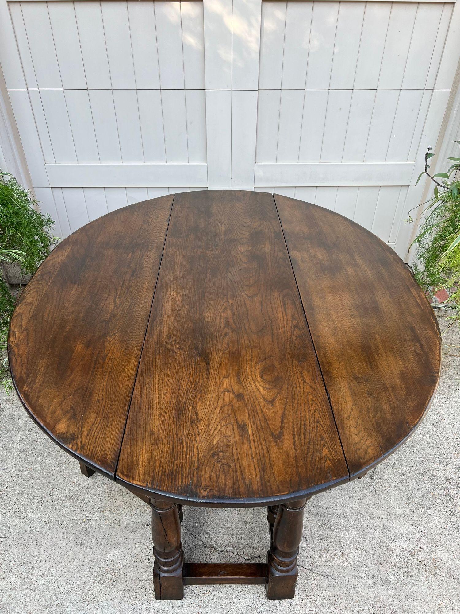 Antique French Hunt Wake Dining Table Oak Drop Leaf Gate Leg Console Sofa c1900 (Eichenholz) im Angebot