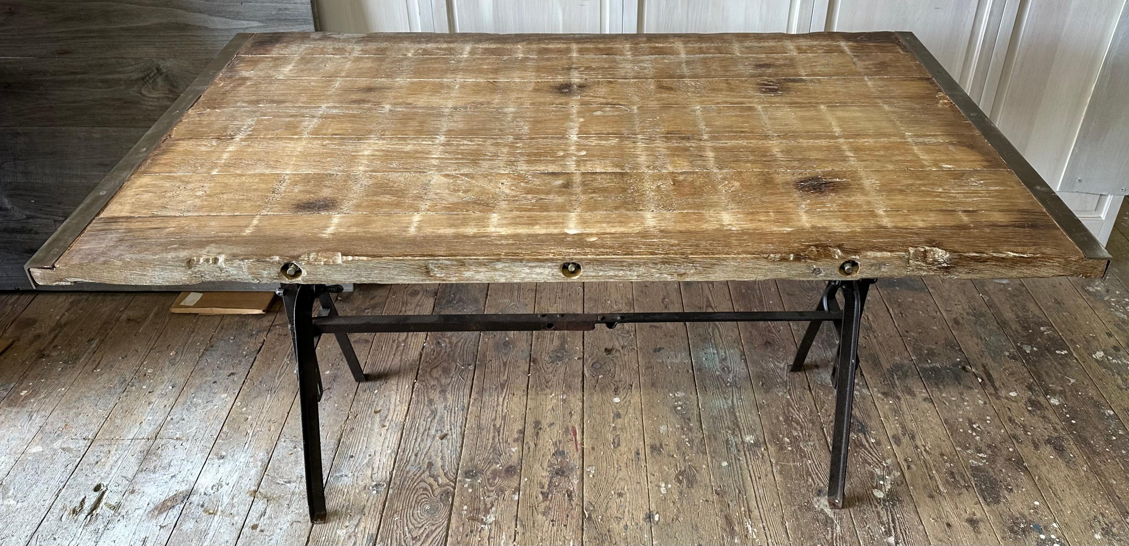 Industriel Table ou bureau de salle à manger industrielle française ancienne en vente