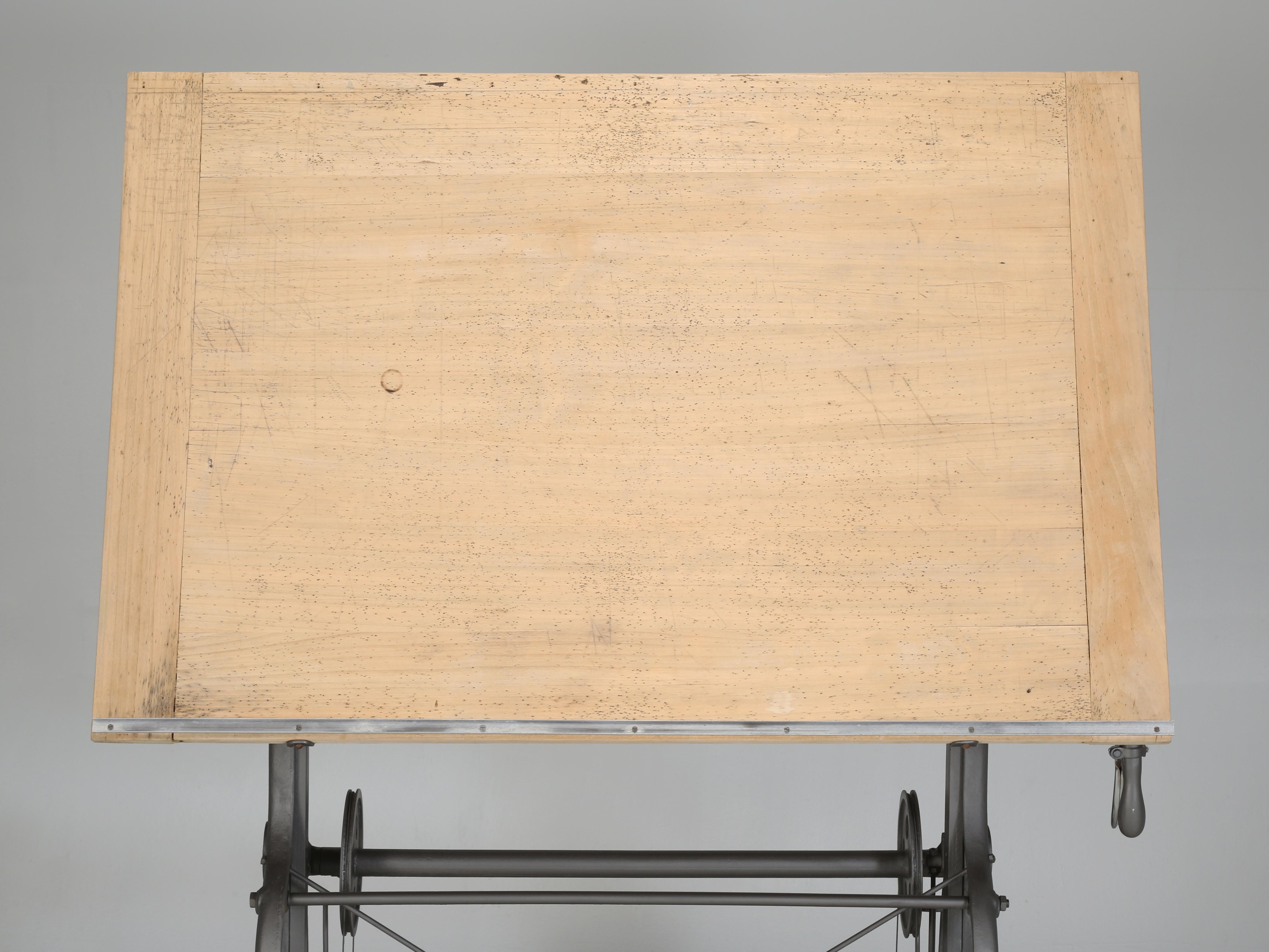 Antique French Industrial Mechanical Architect's Drafting Table in Cast Iron In Good Condition In Chicago, IL