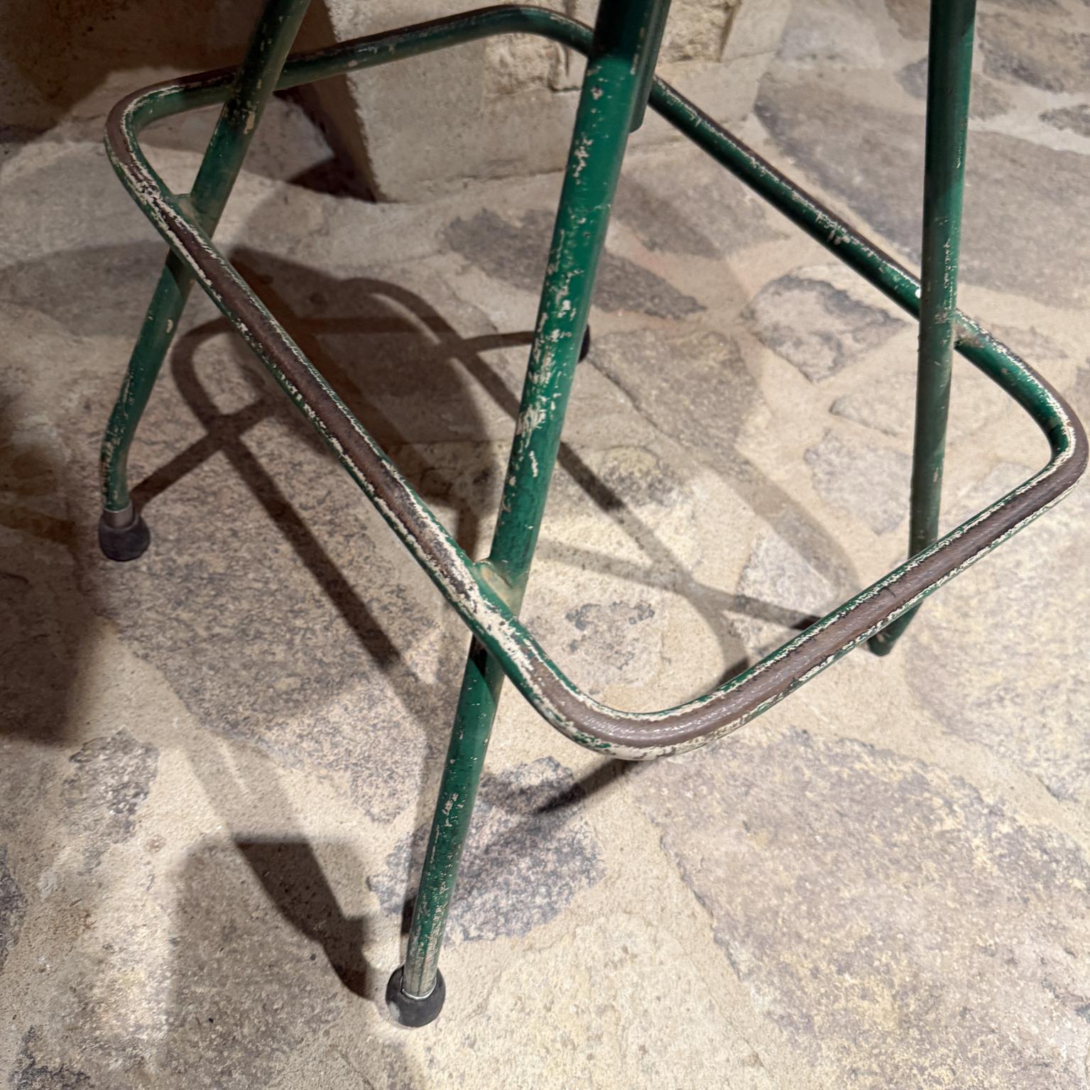 Antique French Industrial Metal Chair Drafting Stool (sgabello da disegno) in vendita 2