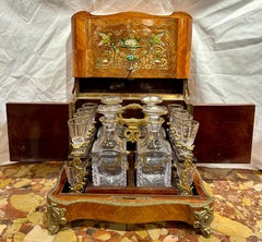 Ancienne Cave à Liqueur en bois de chêne marqueté, bronze doré et cristal, Ca. 1885