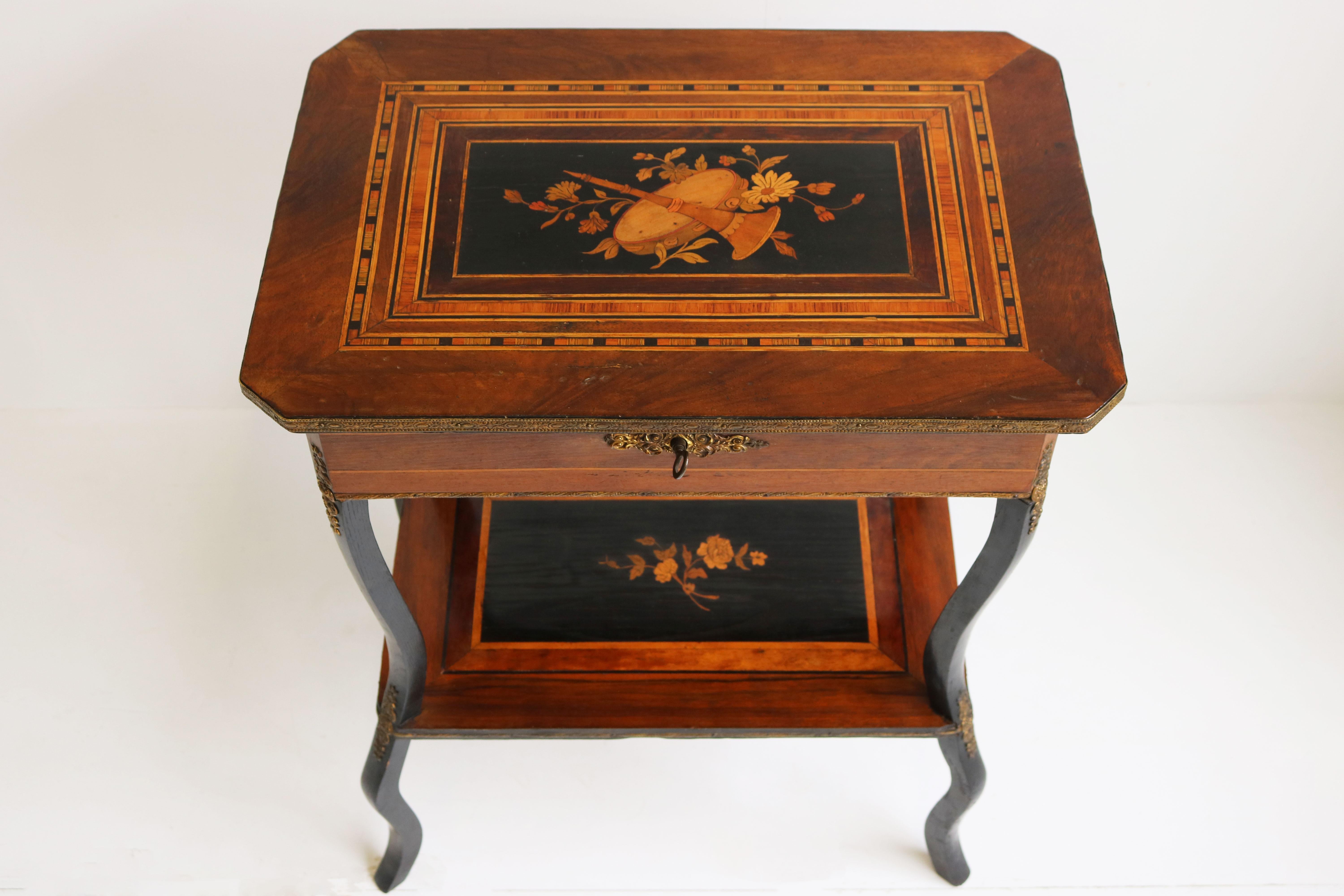Antique French Inlaid Napoleon III Side Table / Vanity 19th Century Marquetry In Good Condition For Sale In Ijzendijke, NL