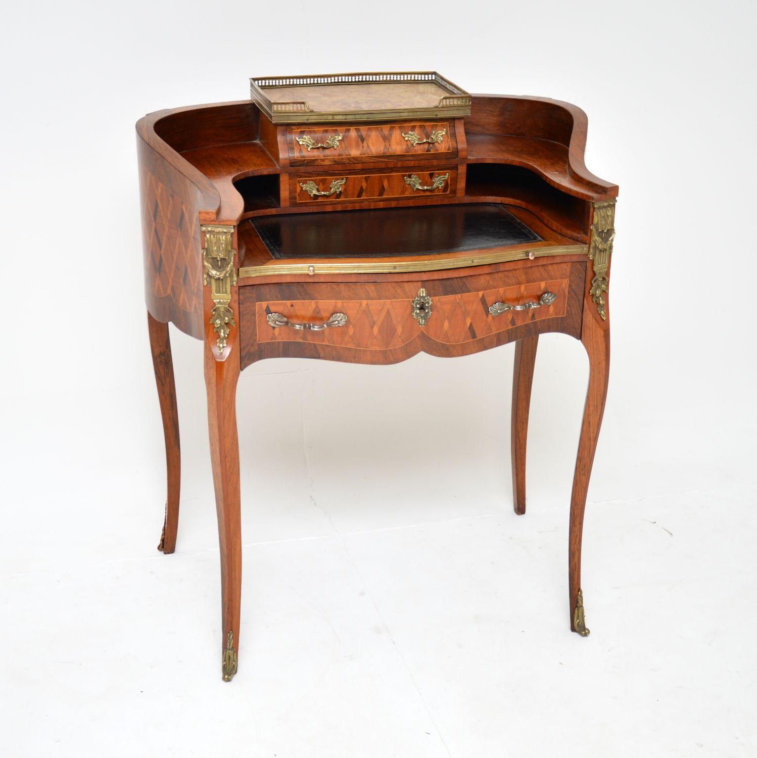 An absolutely stunning antique French compact desk also known as an escritoire, with a wonderful shape. This was made in France and dates from around the 1920’s period.

The quality is outstanding, this has many extremely beautiful features. It is