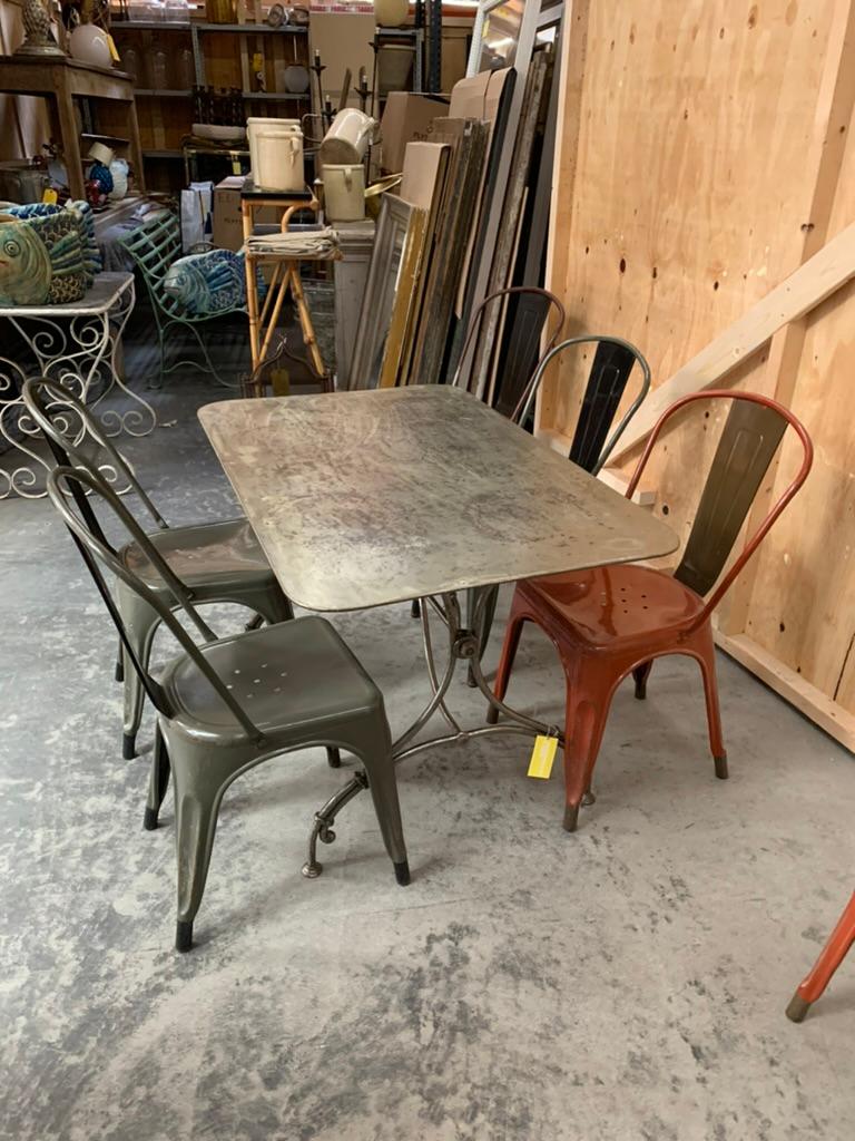 Ancienne table de salle à manger en fer français en vente 8
