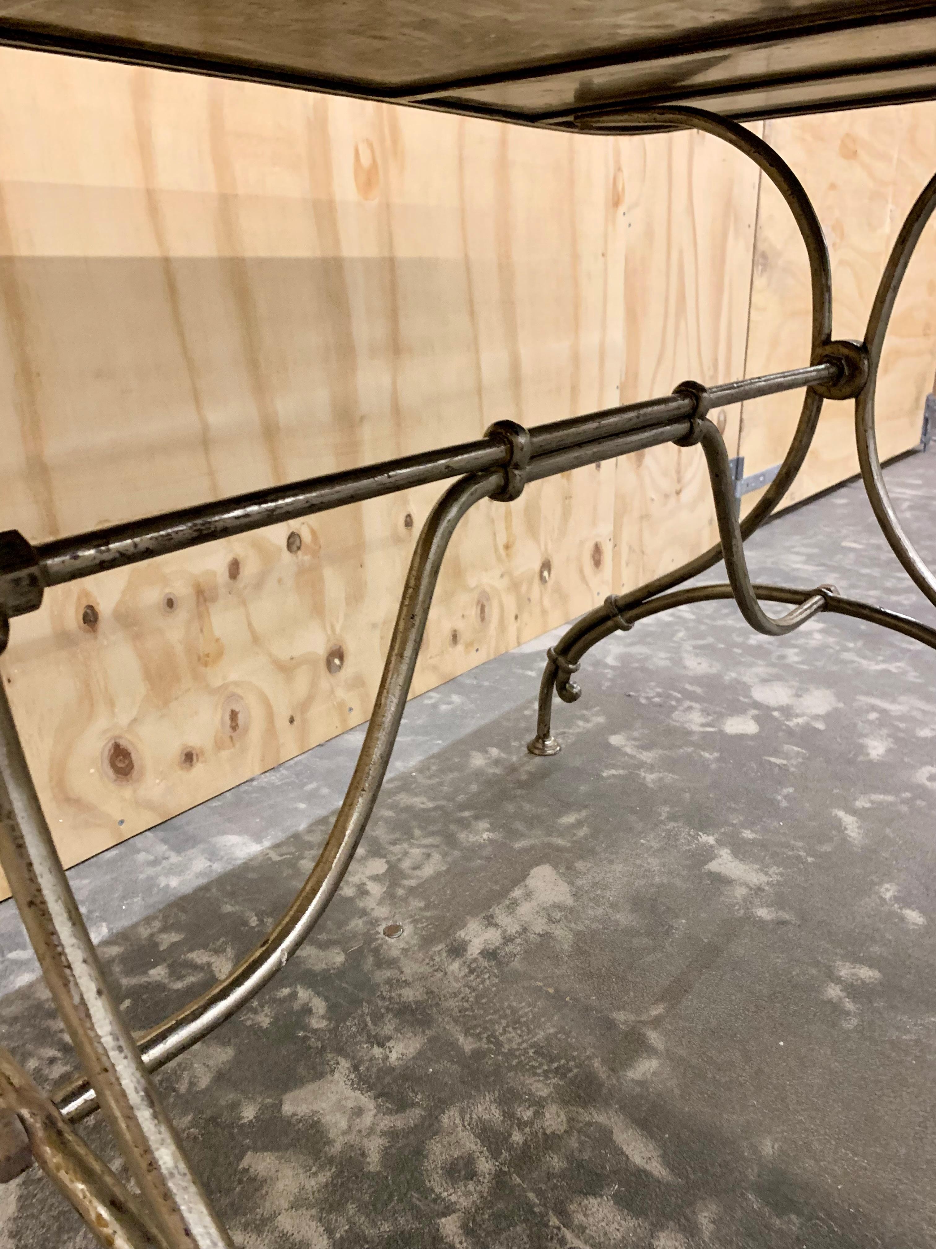 Ancienne table de salle à manger en fer français en vente 3