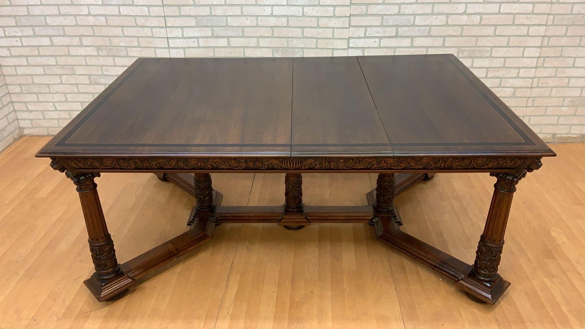 Antique French Jacobean Revival Renaissance Style Carved Walnut Sideboard Buffet in vendita 1