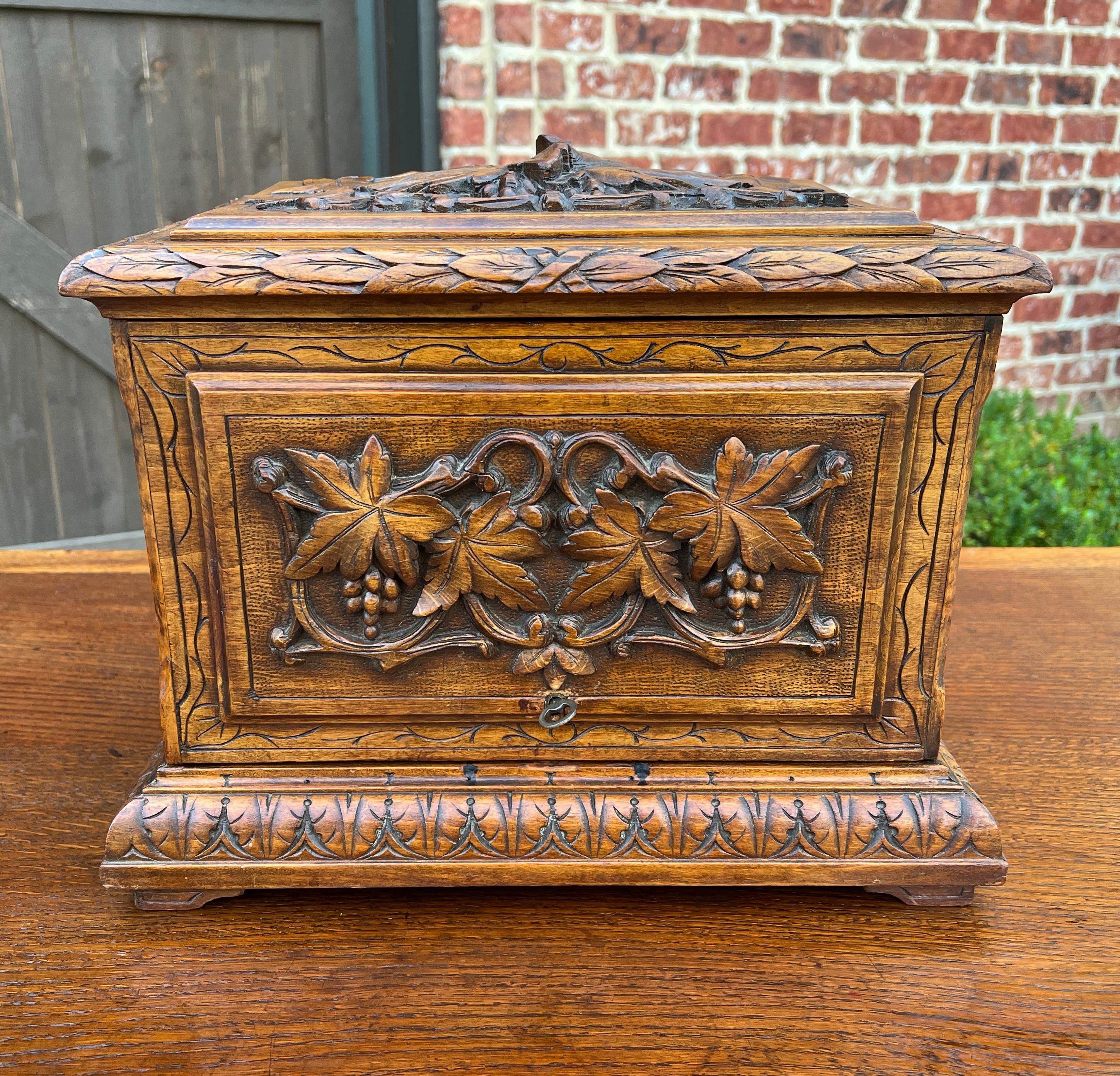 Exquisite 19th century Antique French Walnut Black forest Jewelry Accessory Box
~~circa 1880s 

Black Forest decorative pieces were very popular in late 19th century France~~often characterized by highly carved game such as rabbits, pheasants,