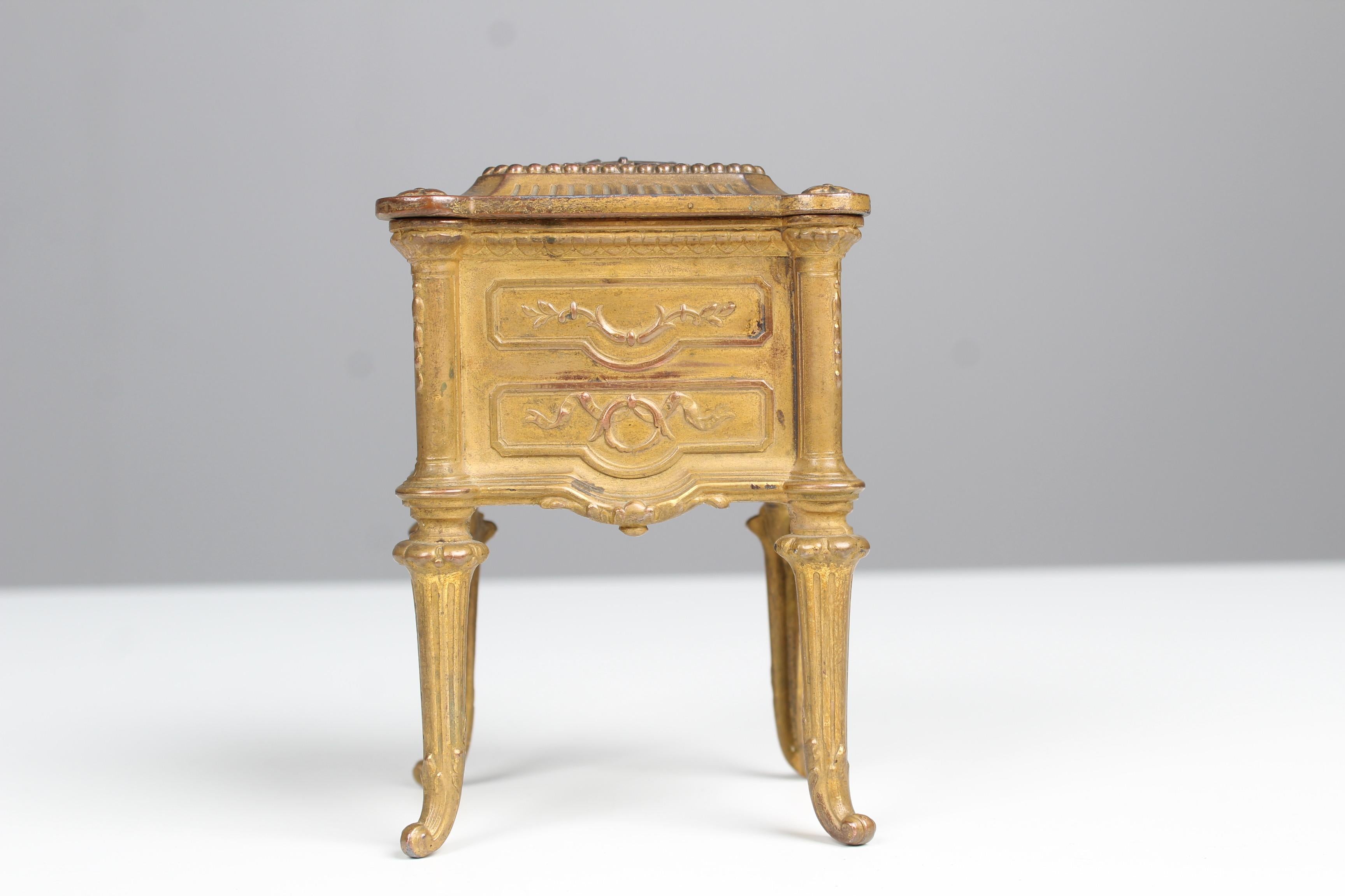Antique French Jewelry Box, Around 1900, Bronze Dorée In Good Condition In Greven, DE