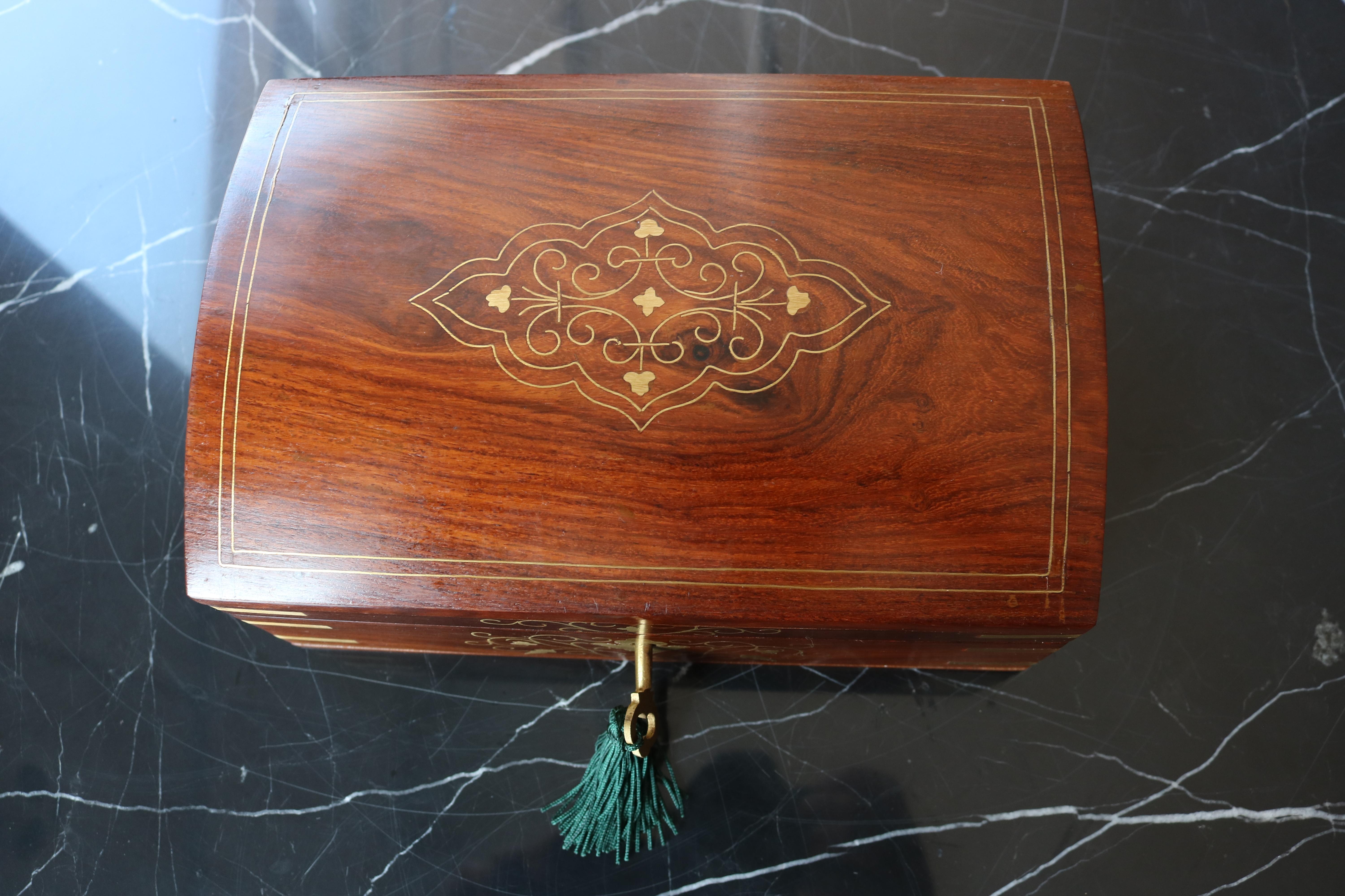 Antike französische Schmuckschatulle mit Intarsien aus Messing, 1900, Arts & Crafts-Periode 3