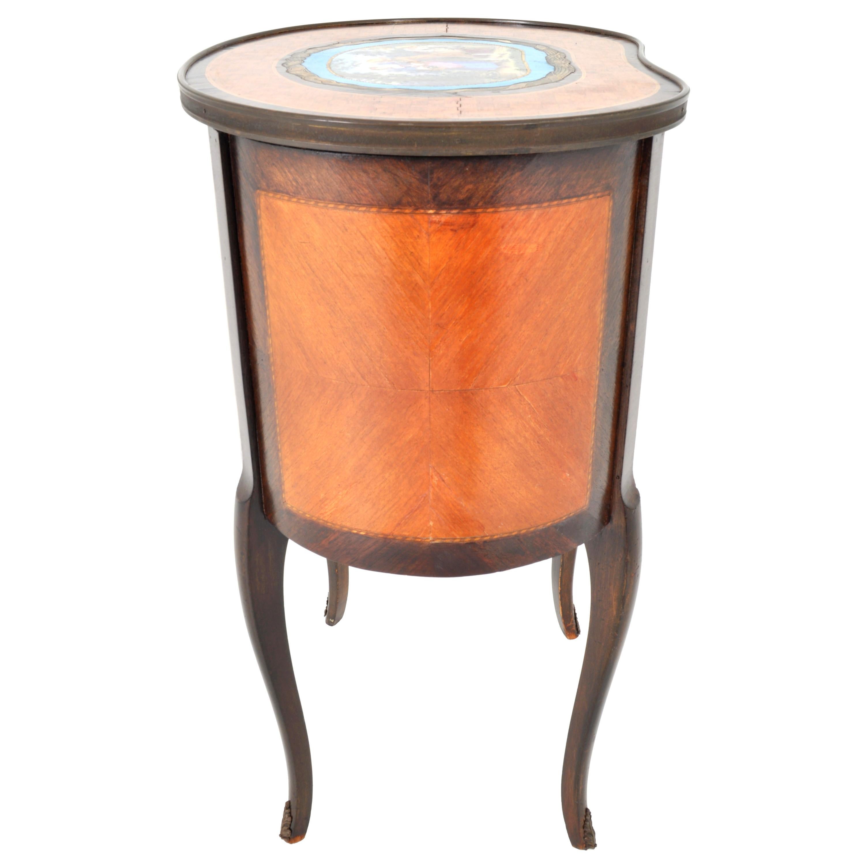 Antique French Kidney Shaped Inlaid Side Table Cabinet Chest Sevres Plaque, 1890 Esmalte en venta