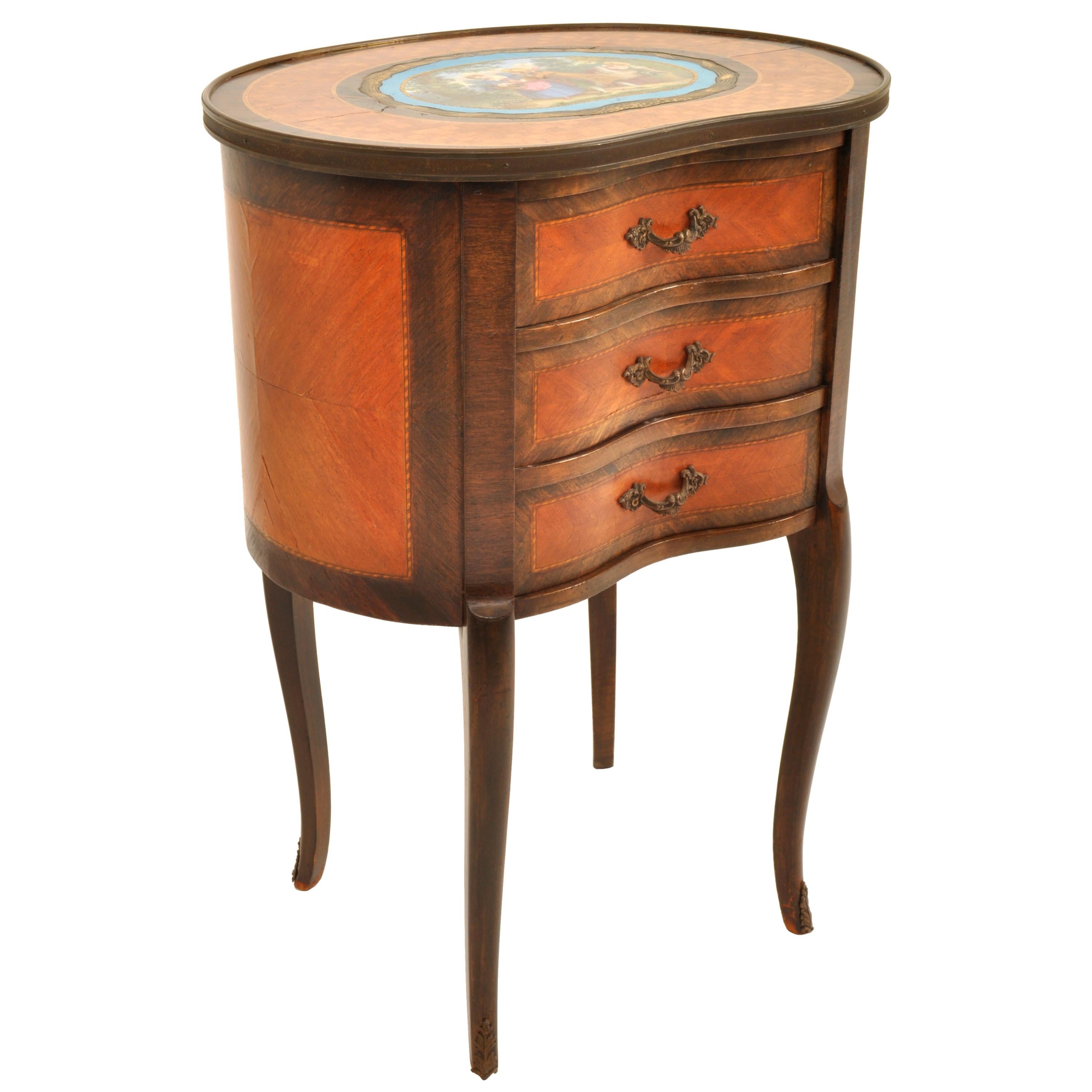 Antique French Kidney Shaped Inlaid Side Table Cabinet Chest Sevres Plaque, 1890 en Bueno estado para la venta en Portland, OR