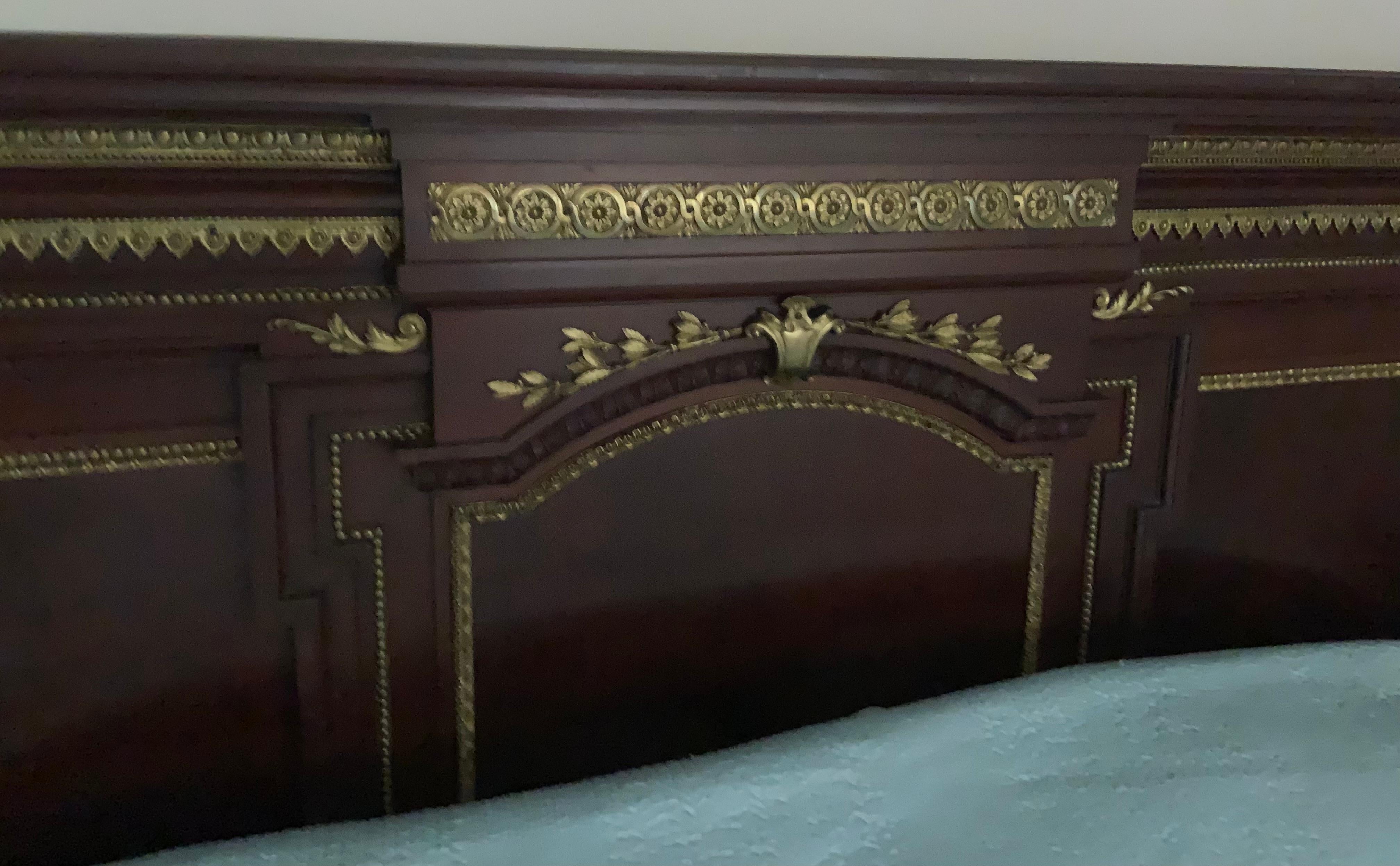 Antique French Kingsize bed, mahogany with gilt bronze accent For Sale 7