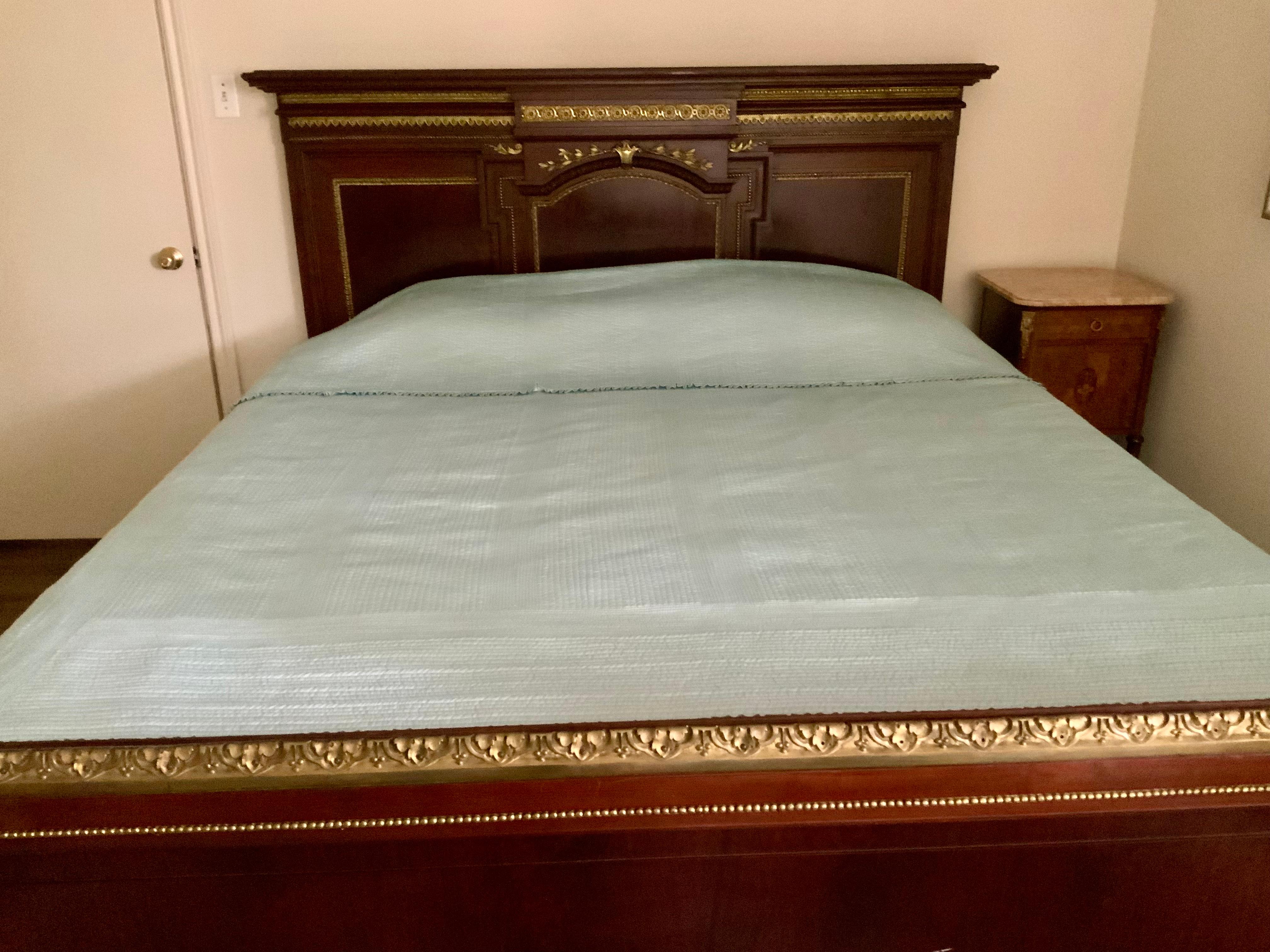 Antique French Kingsize bed, mahogany with gilt bronze accent For Sale 8