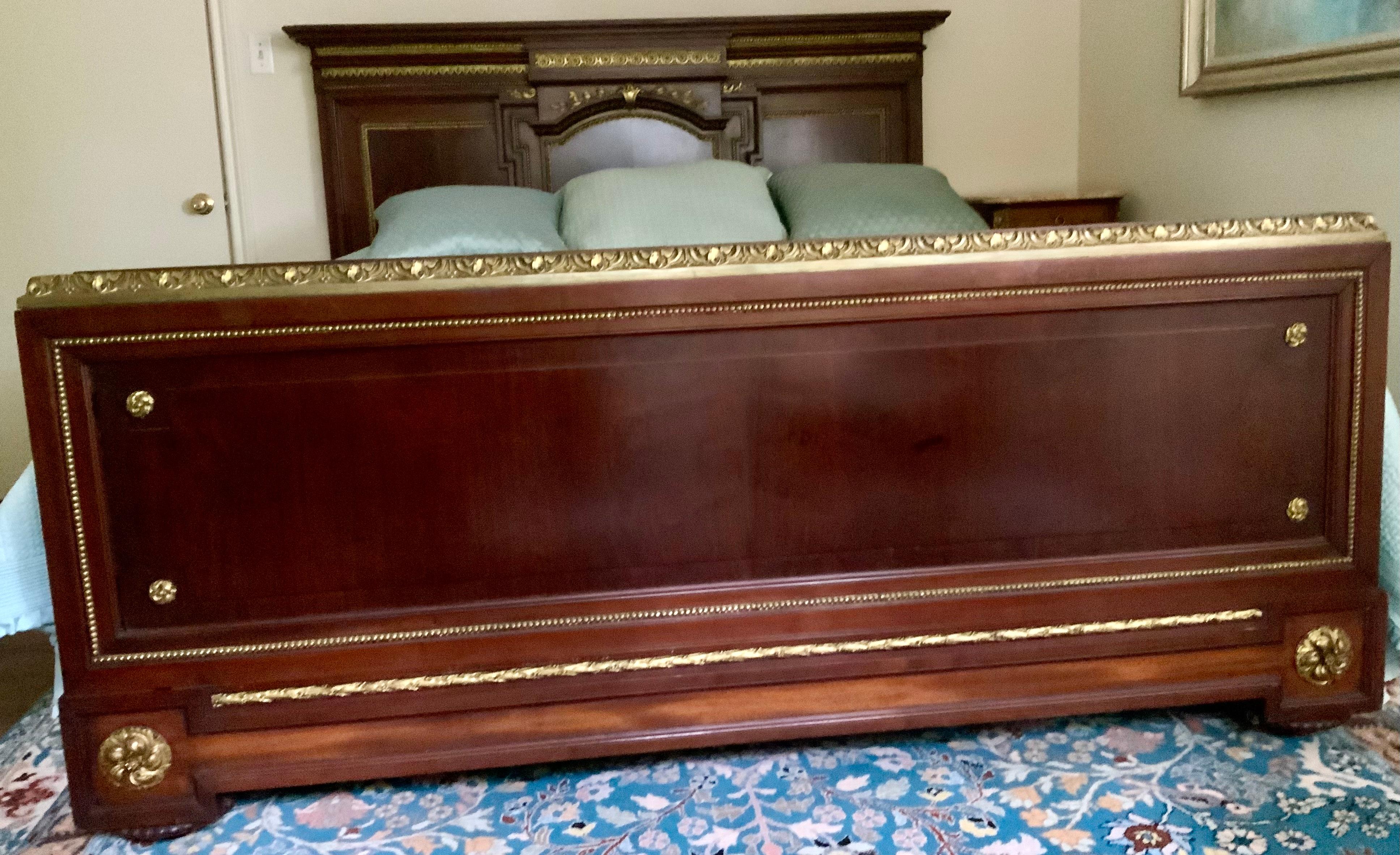 Antique French Kingsize bed, mahogany with gilt bronze accent For Sale 1
